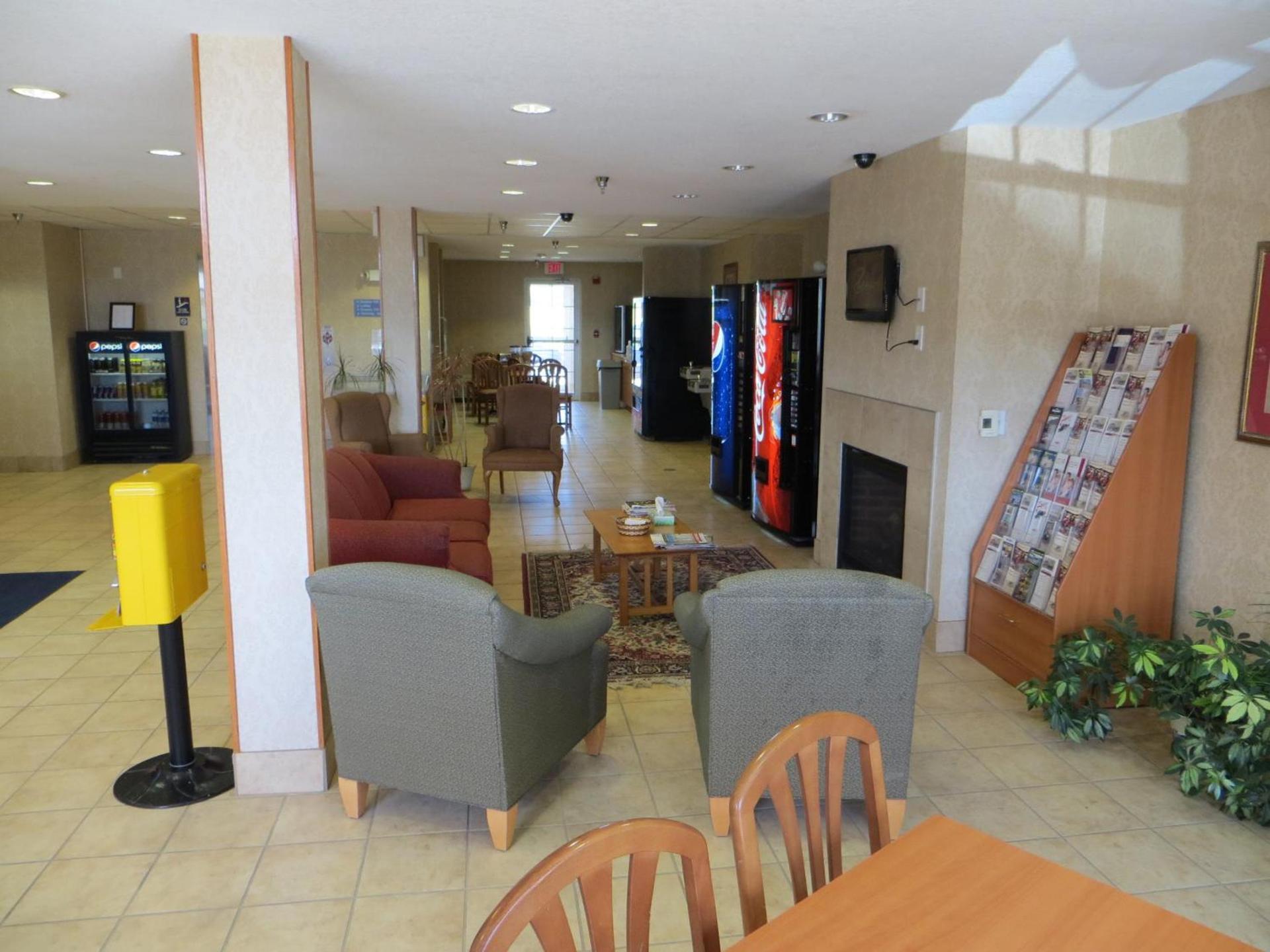 Microtel Inn & Suites by Wyndham Colfax photo 6