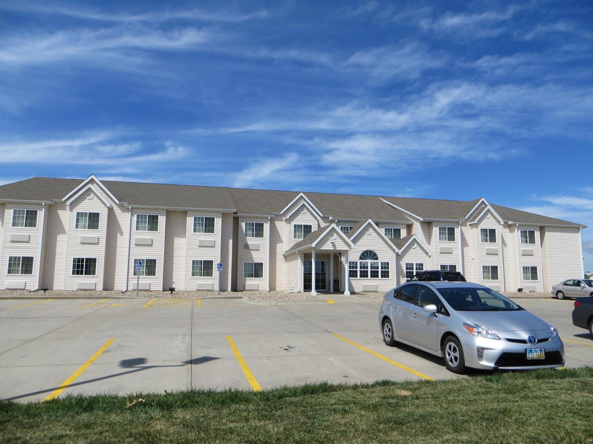 Microtel Inn & Suites by Wyndham Colfax photo 3
