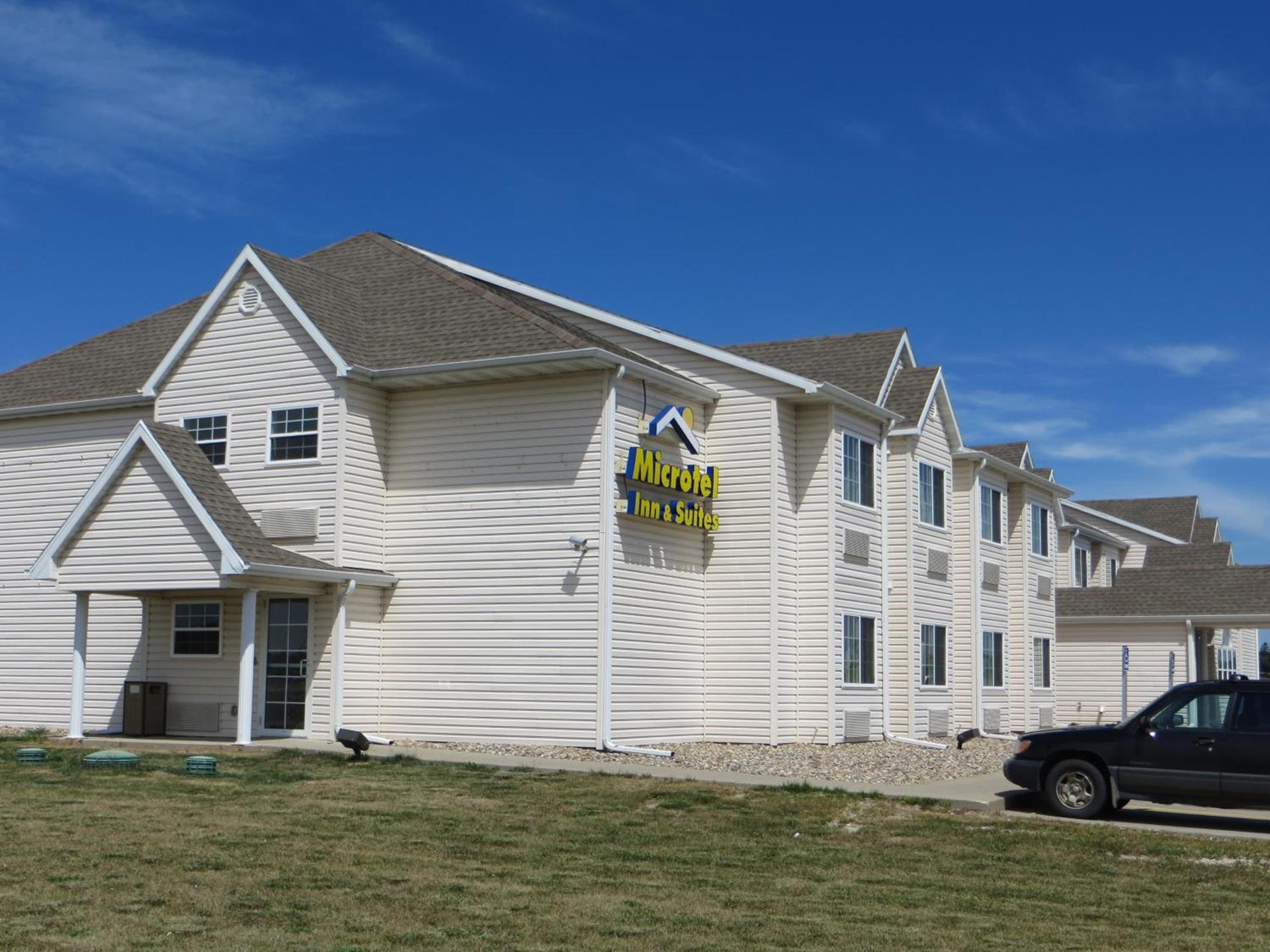 Microtel Inn & Suites by Wyndham Colfax photo 4