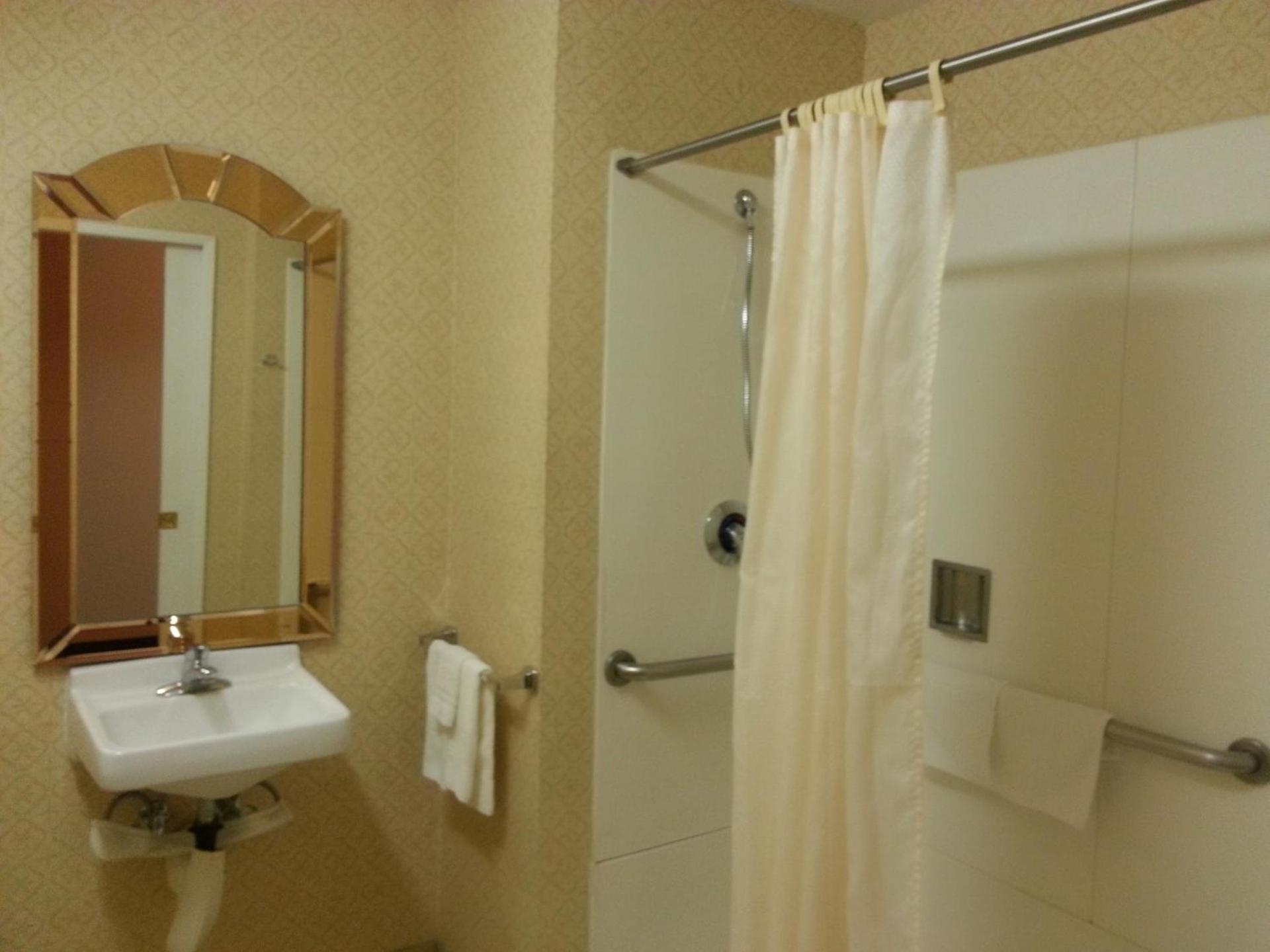 Americas Best Value Inn Westmorland photo 17