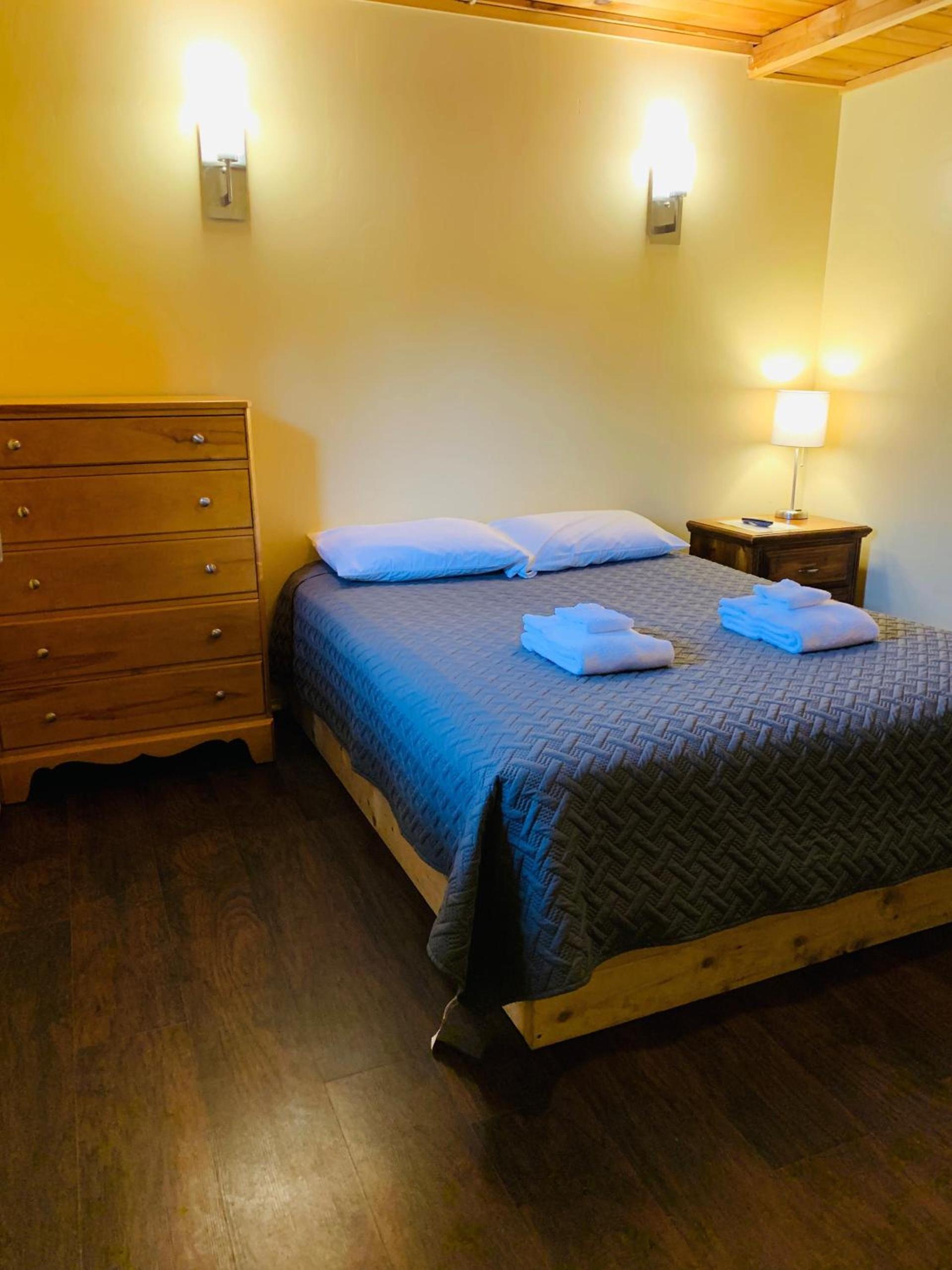 Pine Crest Motel & Cabins photo 30