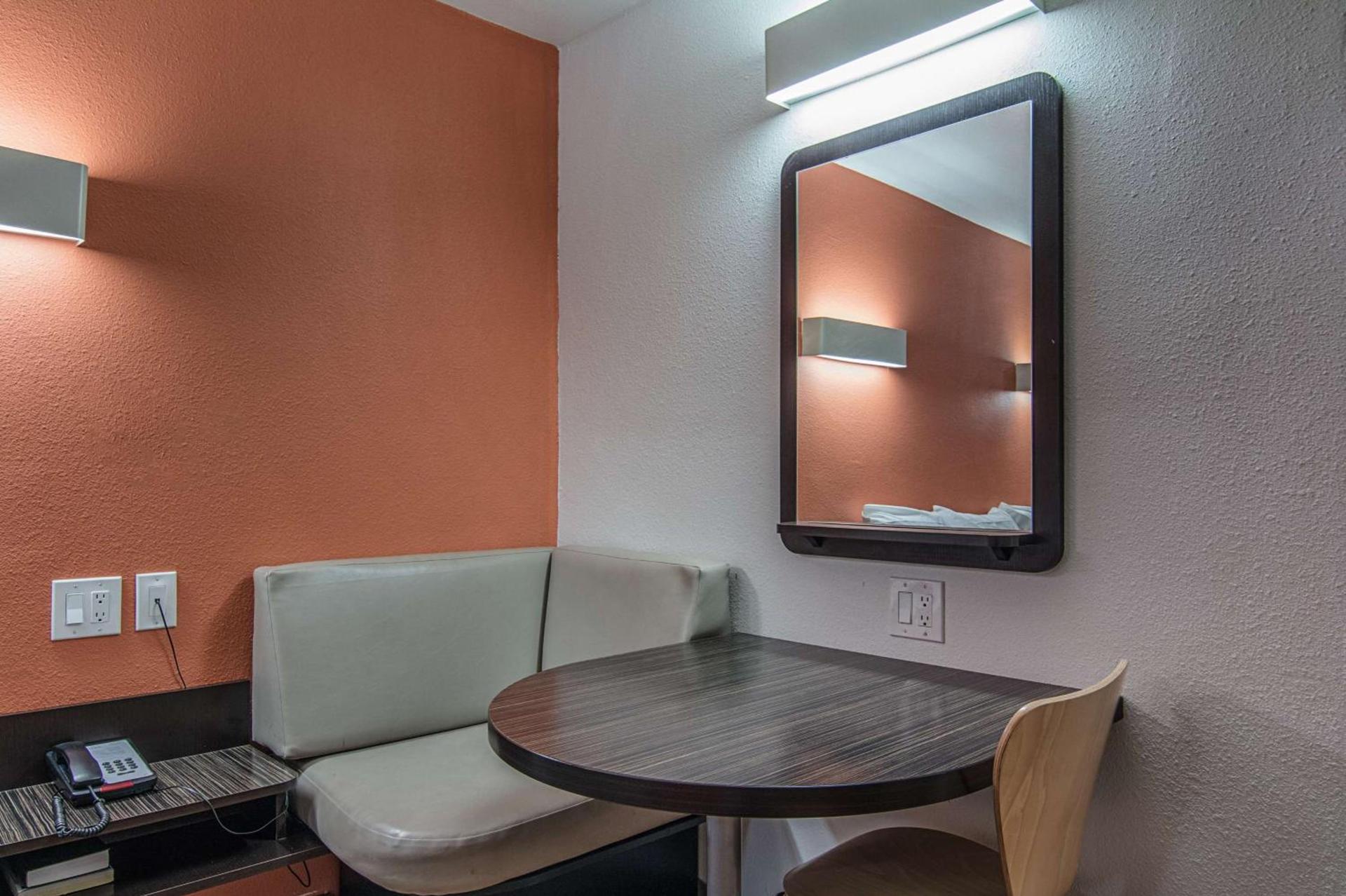 Motel 6-Texarkana, AR photo 9
