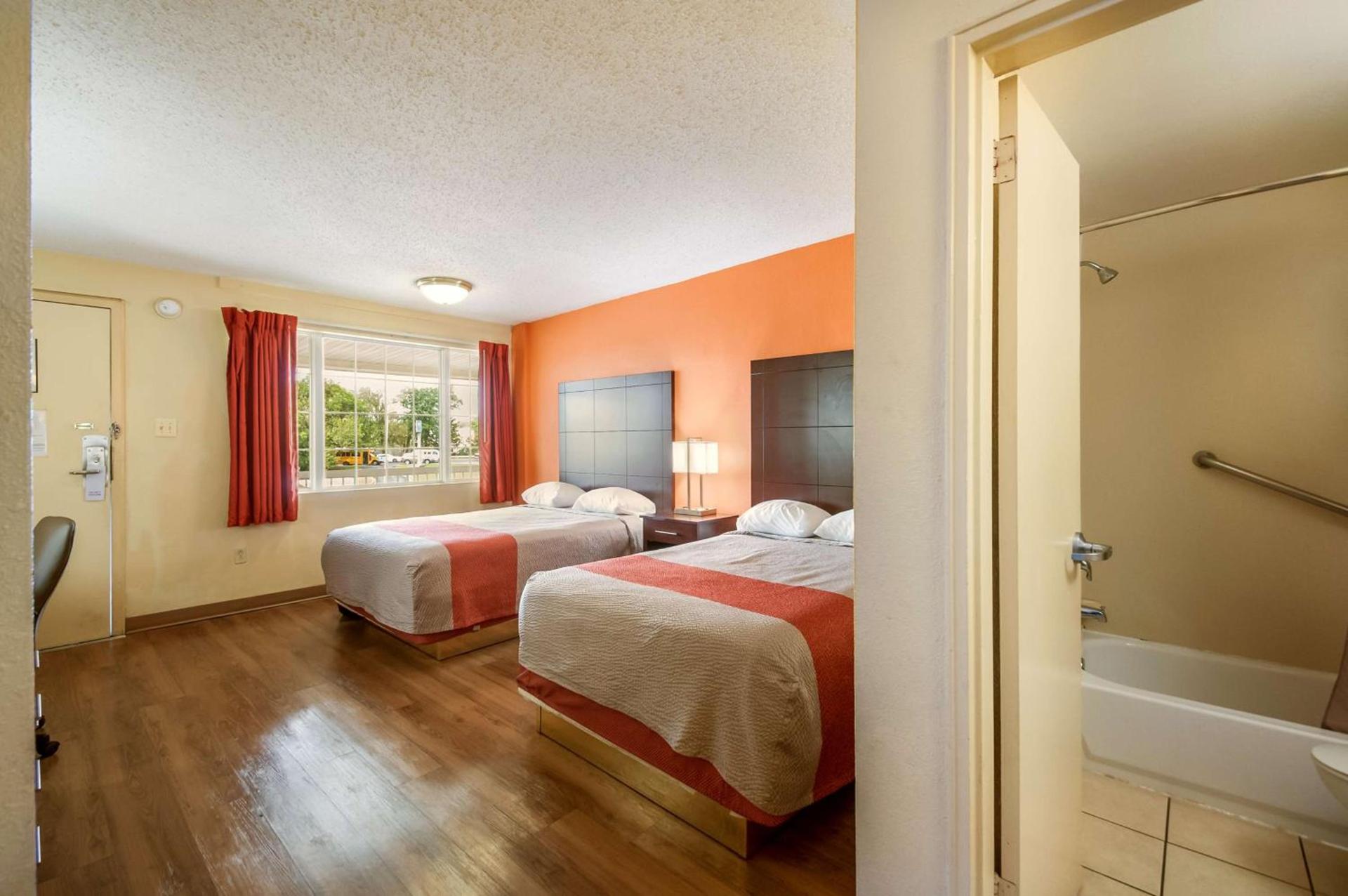 Motel 6-Washington, DC - Convention Center photo 12
