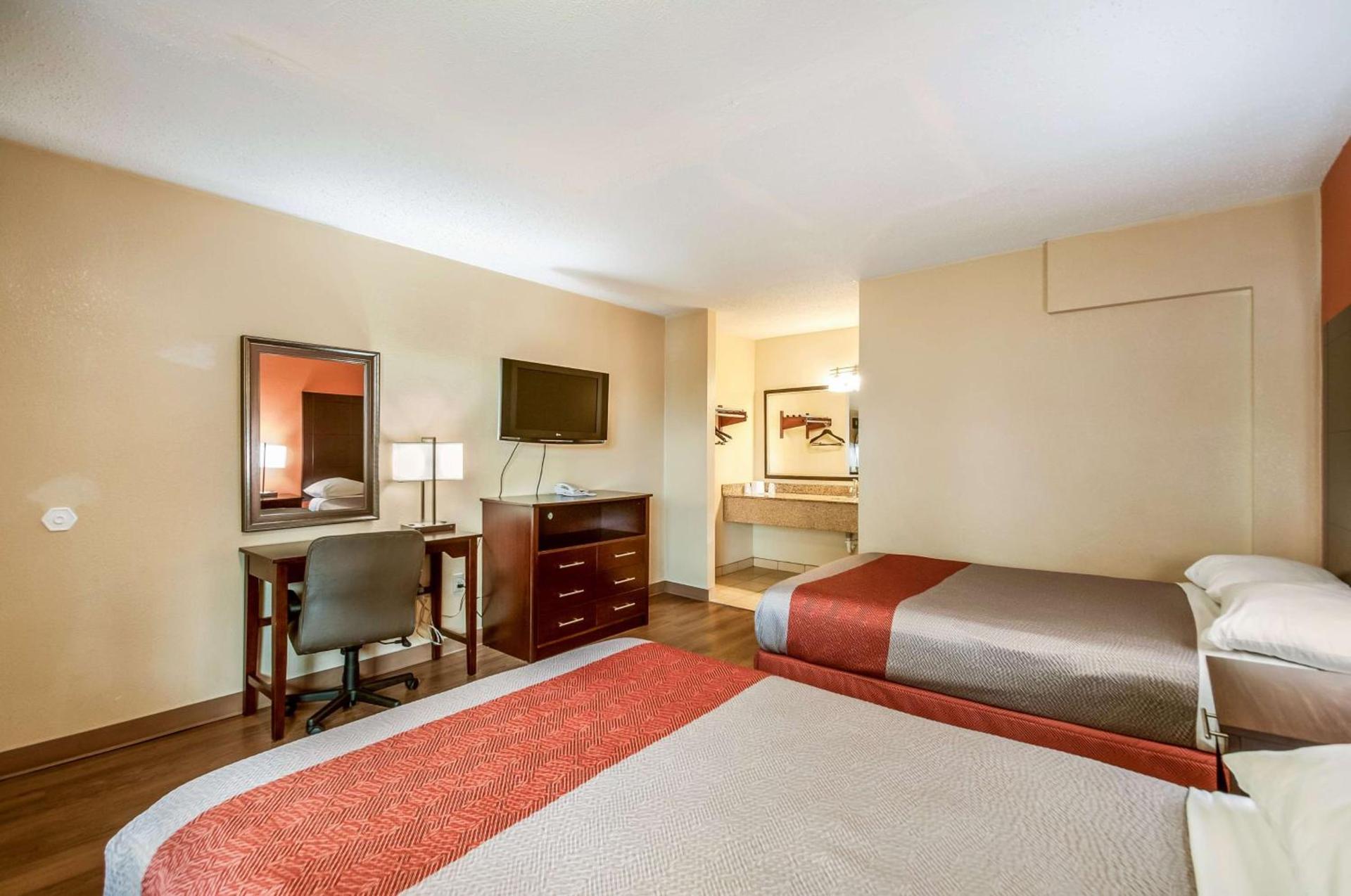 Motel 6-Washington, DC - Convention Center photo 13