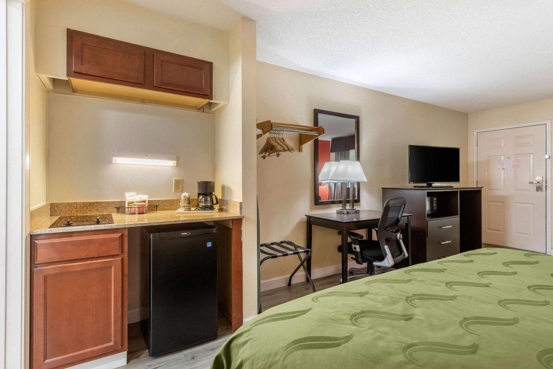Quality Inn & Suites Lexington photo 15