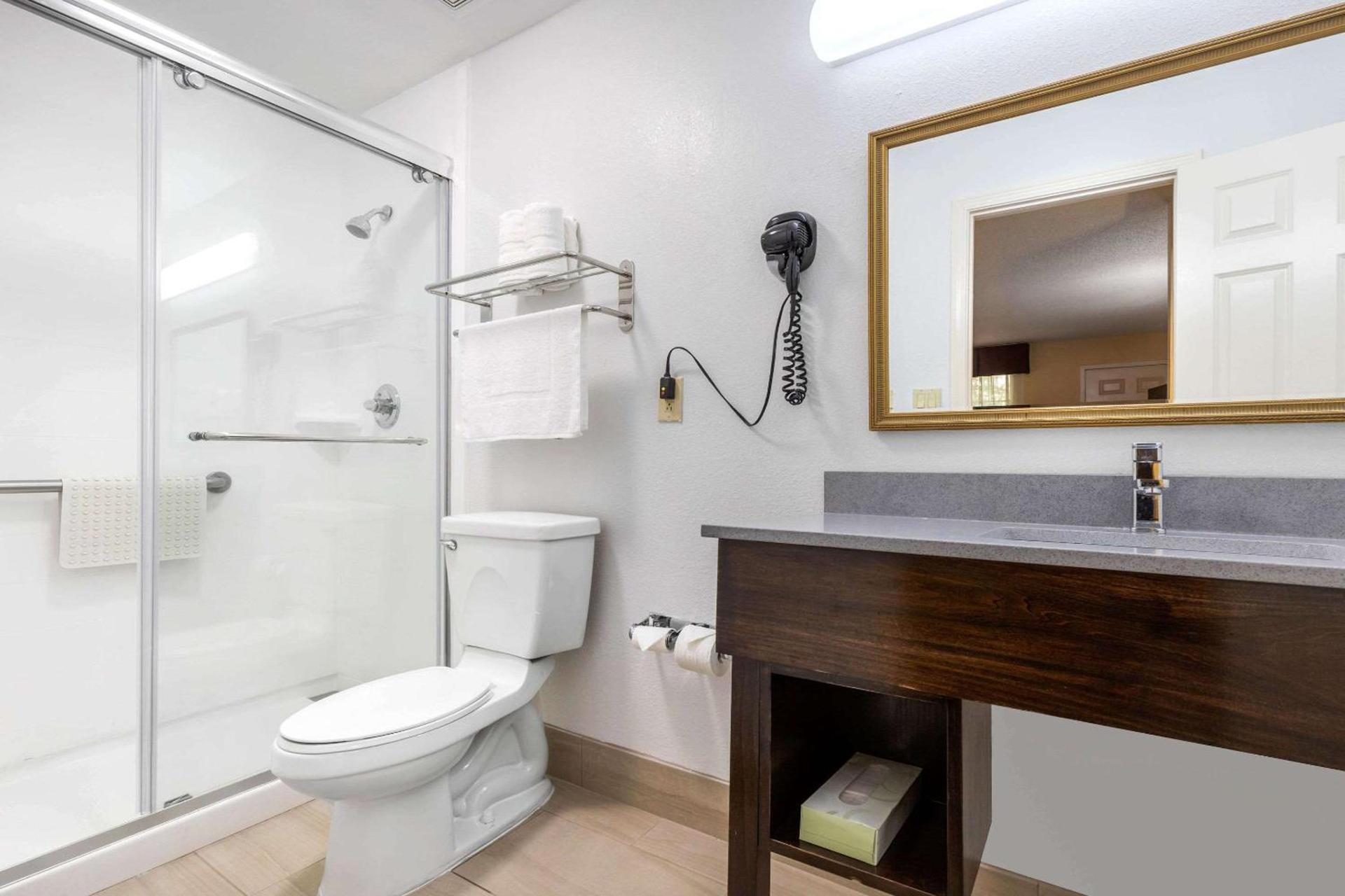 Quality Inn & Suites Lexington photo 20