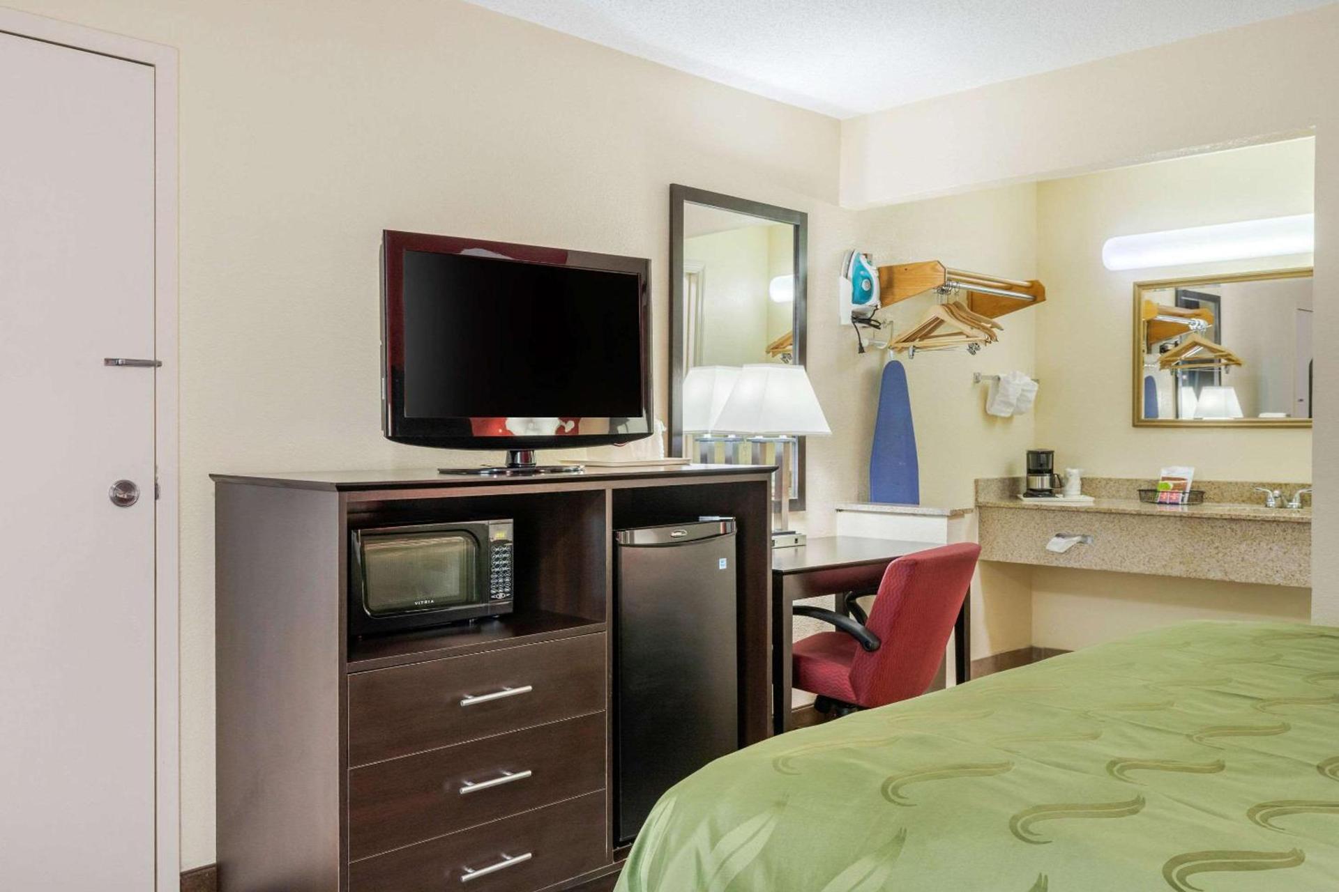 Quality Inn & Suites Lexington photo 11
