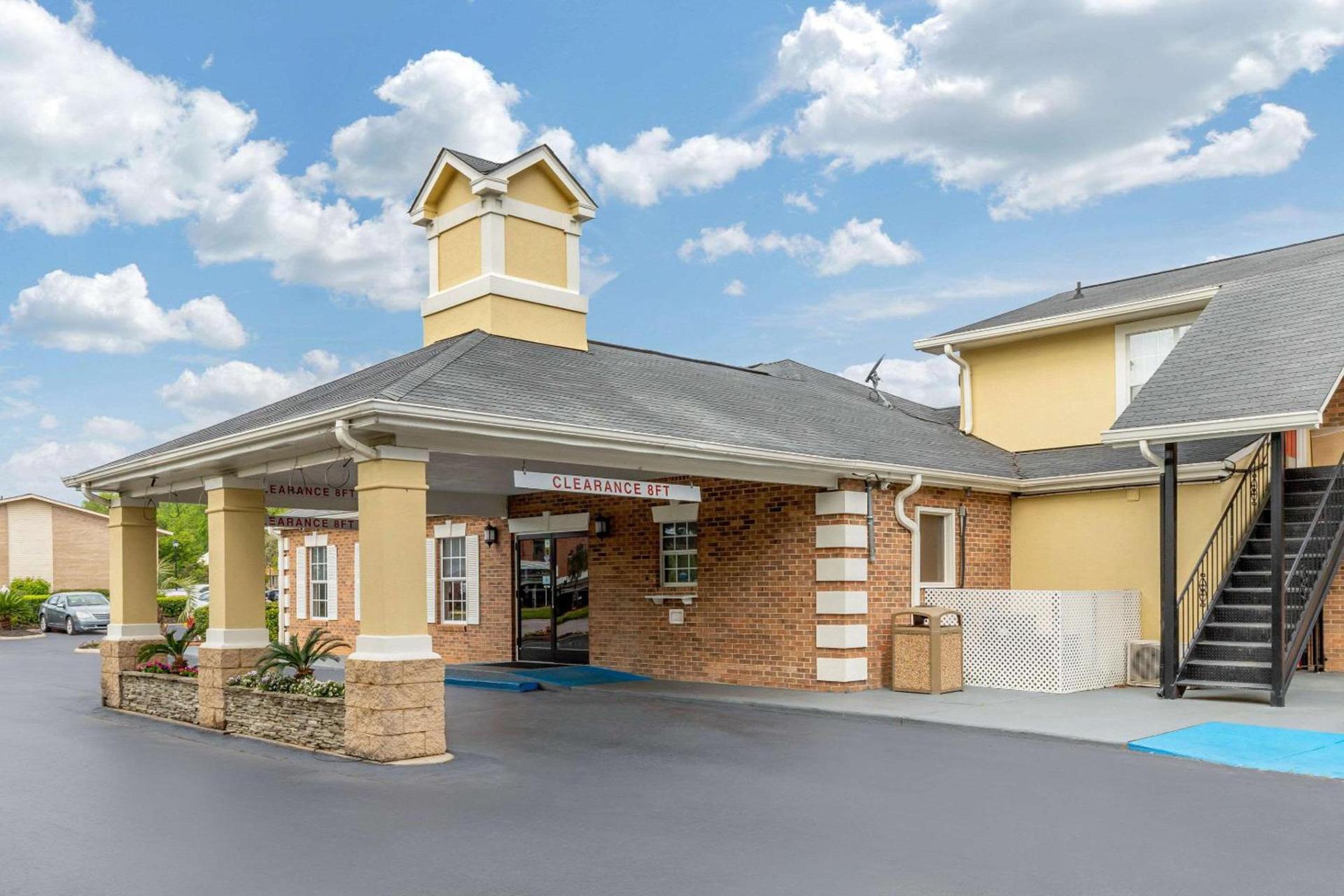 Quality Inn & Suites Lexington photo 3
