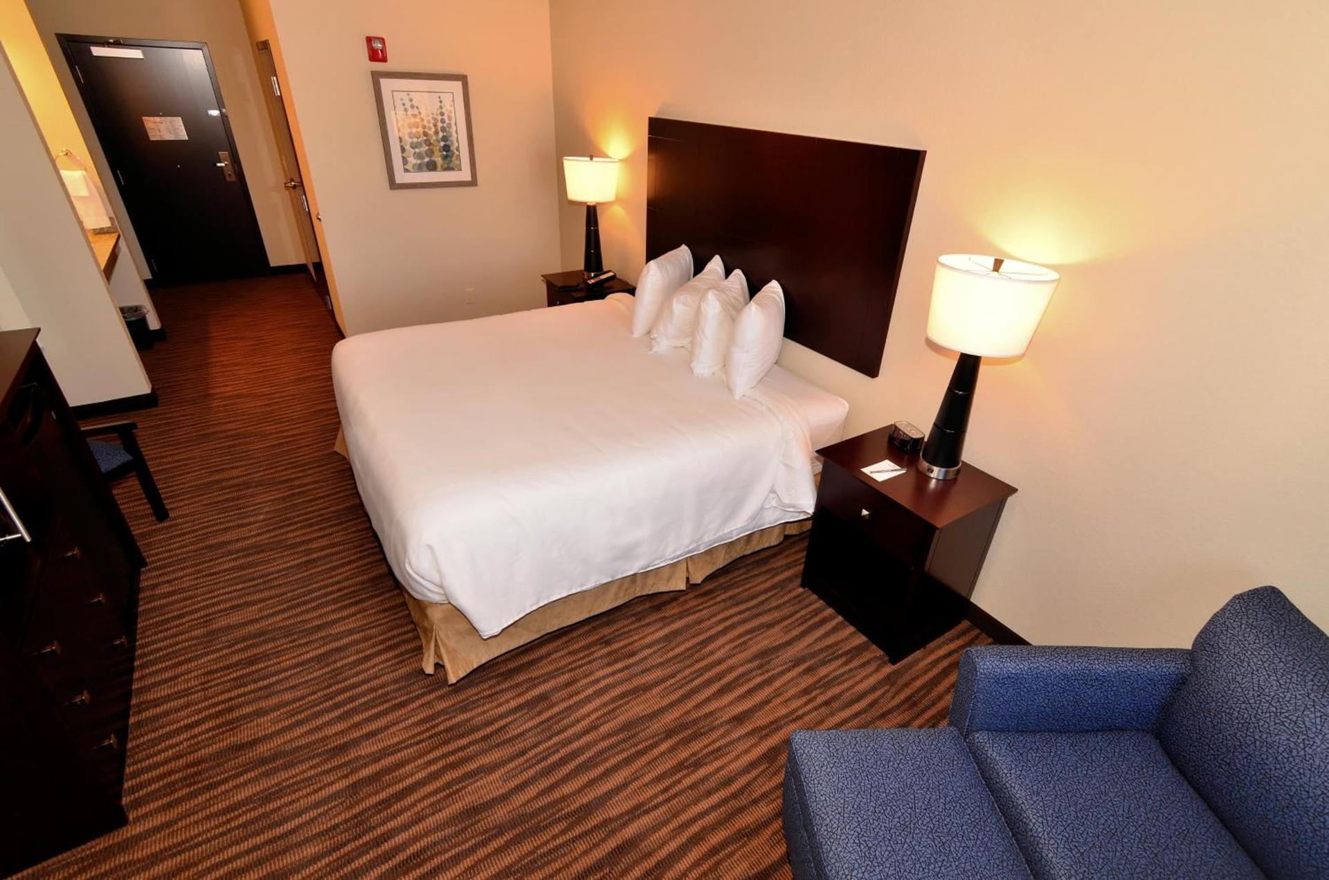 Cobblestone Inn & Suites - Holstein photo 30