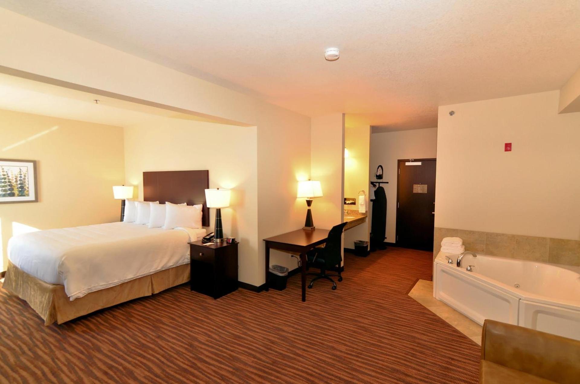Cobblestone Inn & Suites - Holstein photo 11