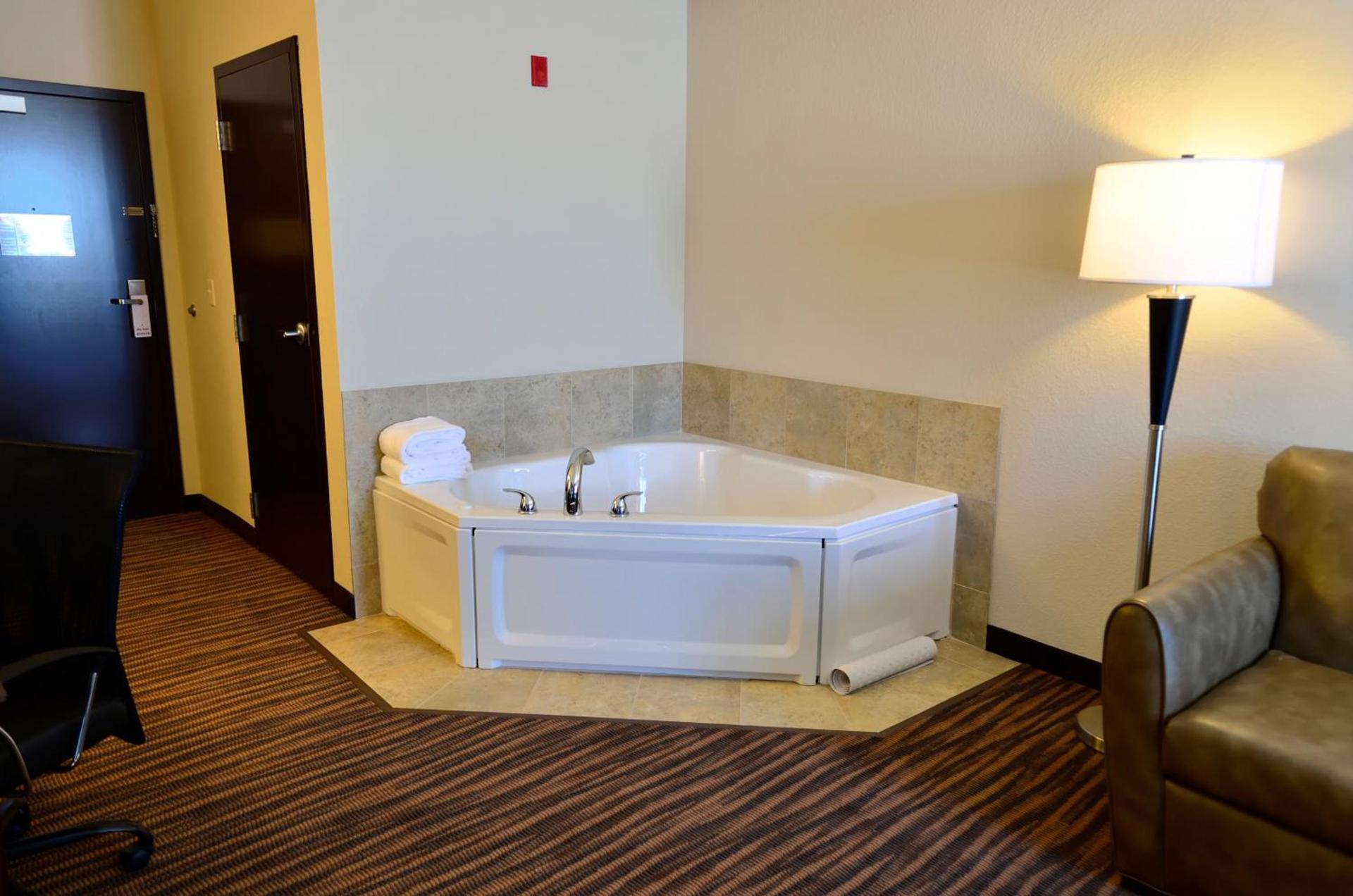 Cobblestone Inn & Suites - Holstein photo 14