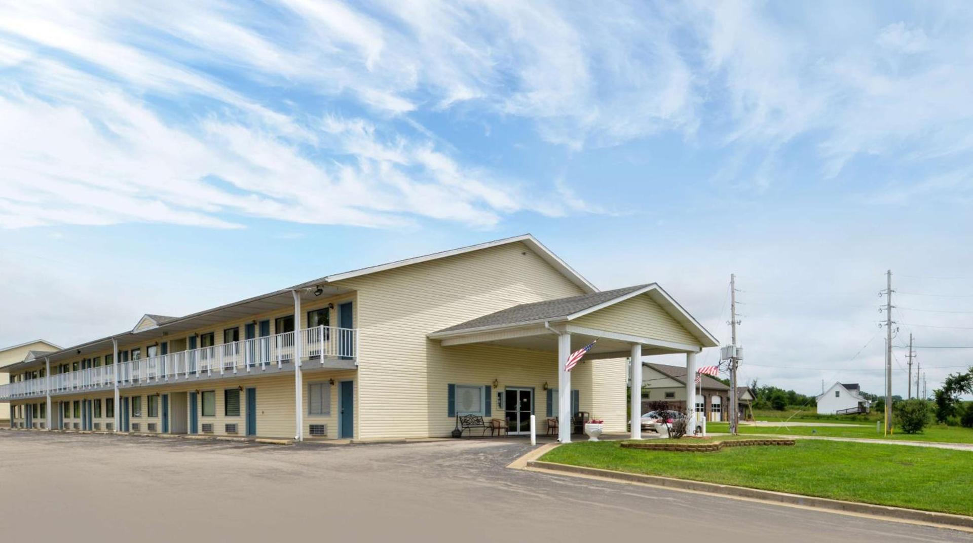 Americas Best Value Inn Knob Noster photo 19