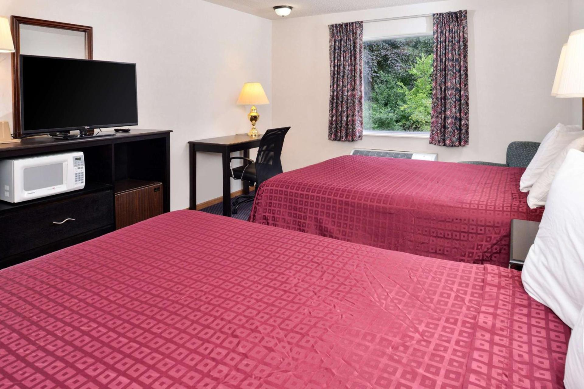Americas Best Value Inn Knob Noster photo 13