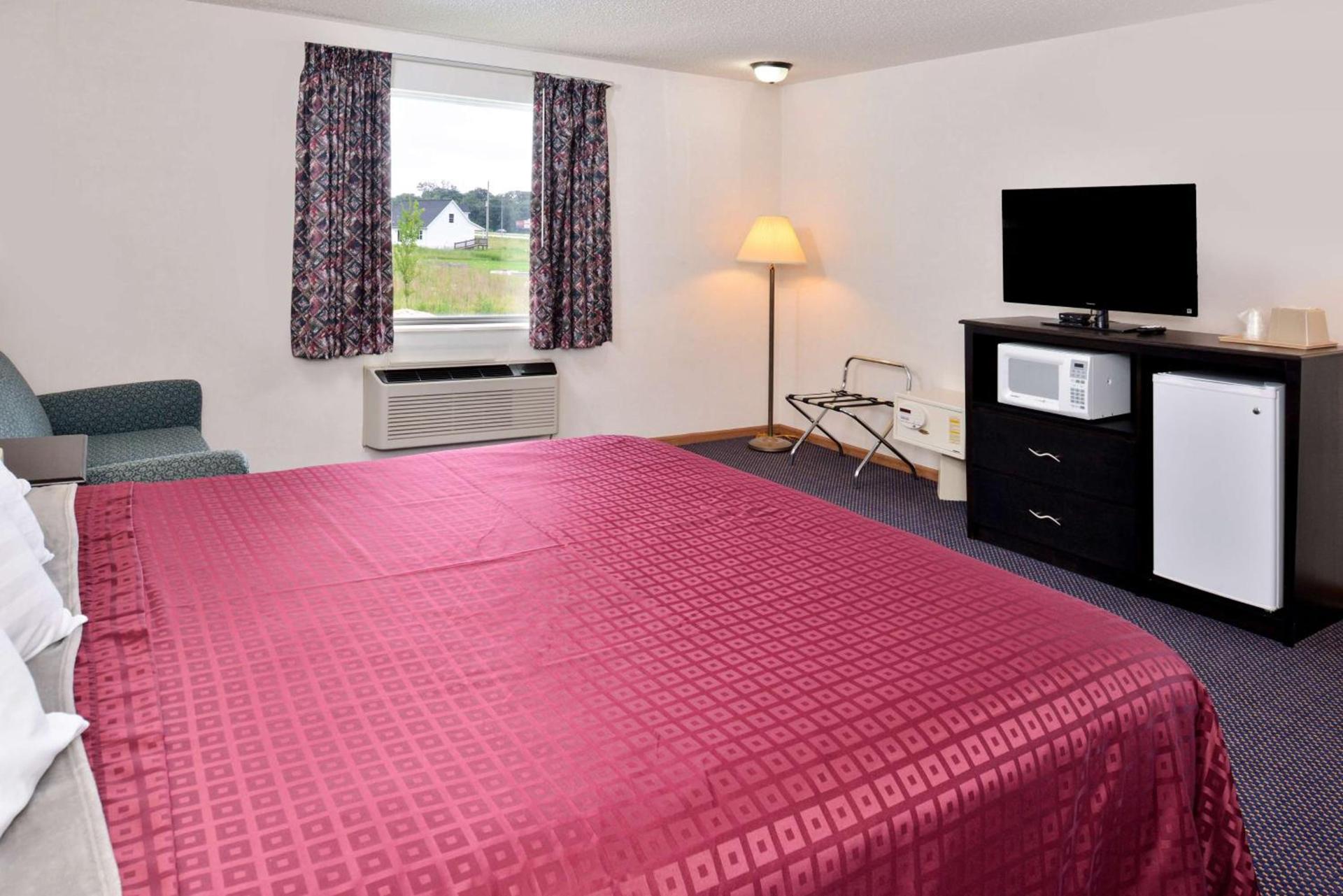 Americas Best Value Inn Knob Noster photo 15
