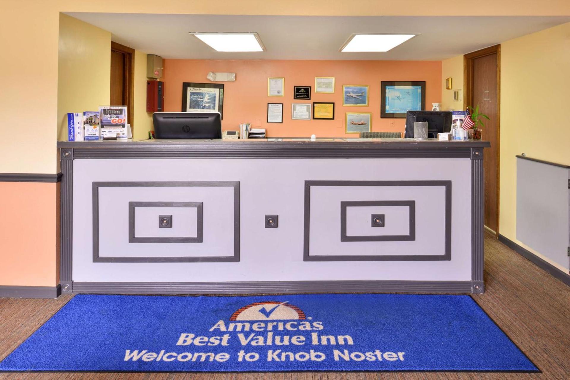 Americas Best Value Inn Knob Noster photo 9