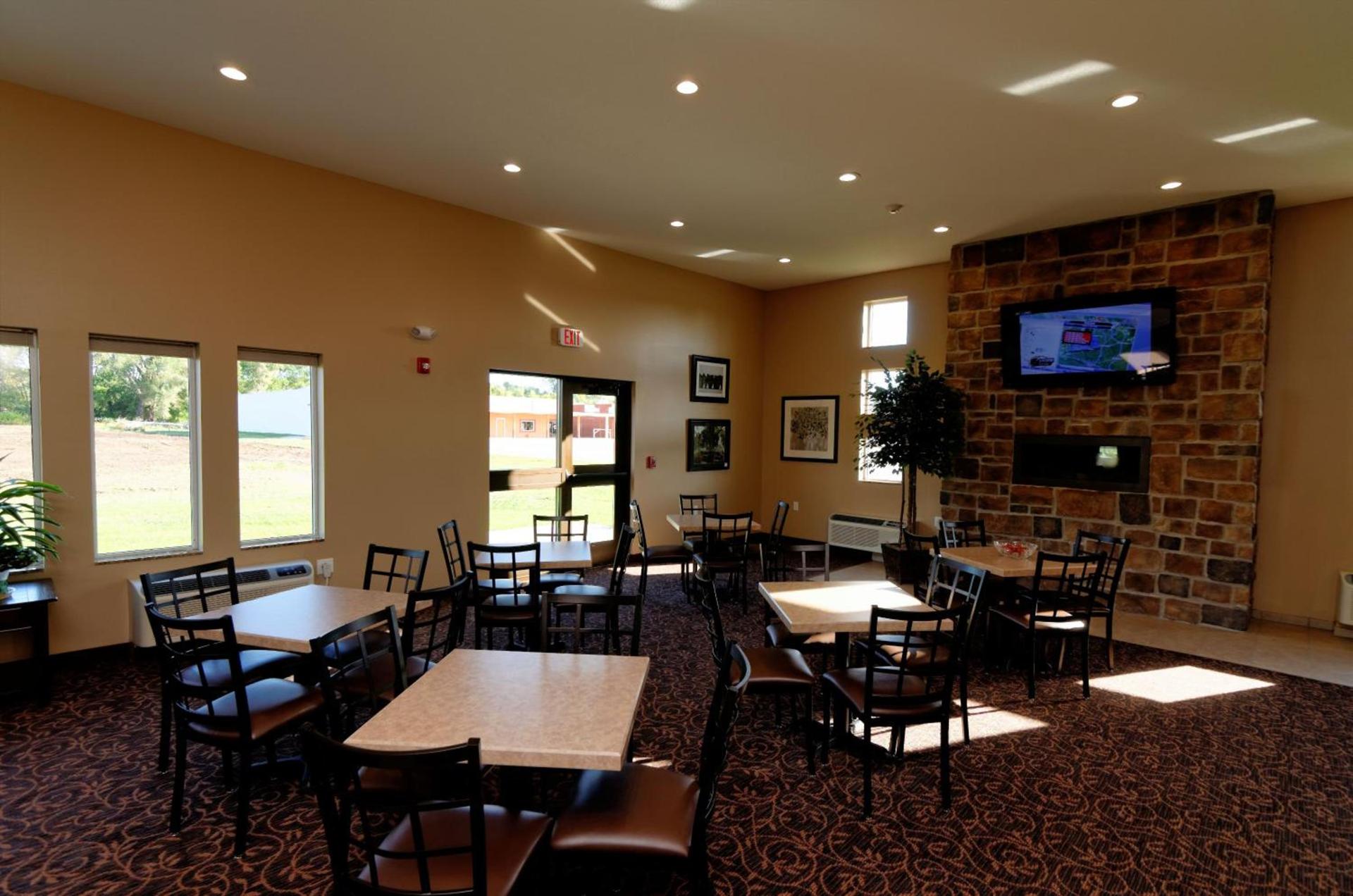 Cobblestone Inn & Suites Fort Madison photo 32