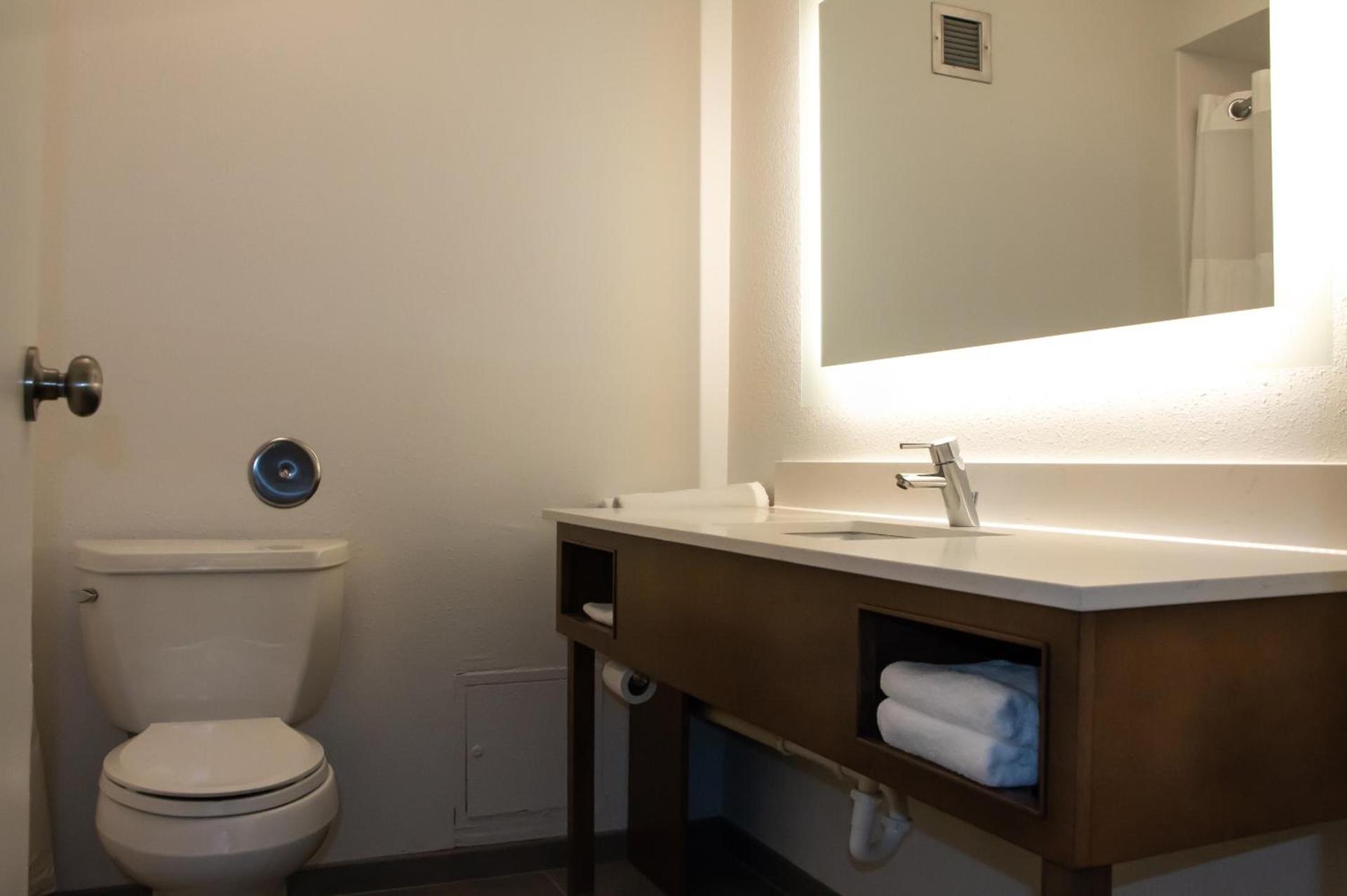 Radisson Hotel and Conference Center Fond du Lac photo 33