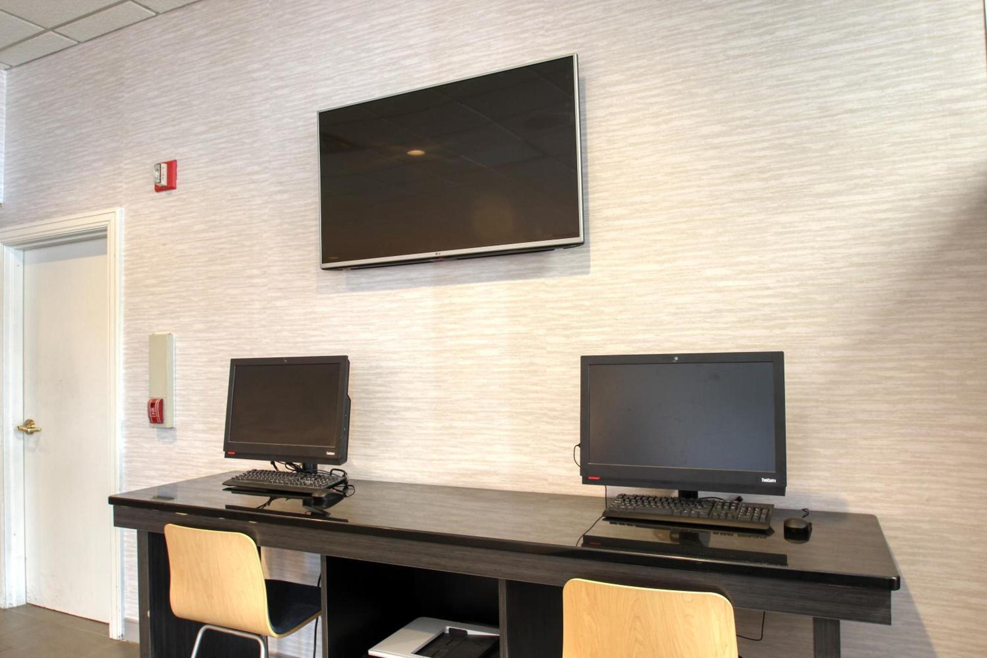 Radisson Hotel and Conference Center Fond du Lac photo 81