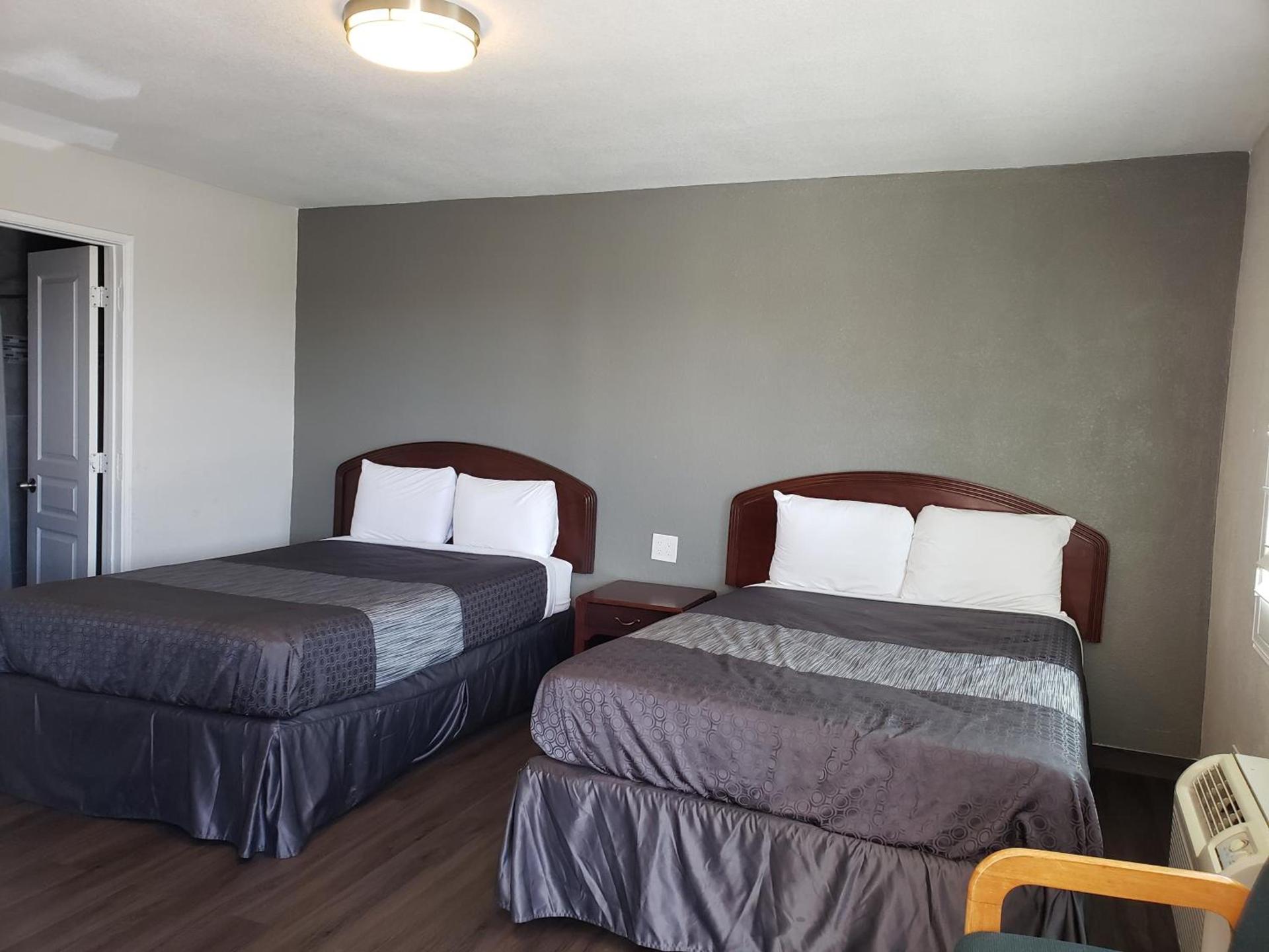 Classic Inn and Suites photo 7