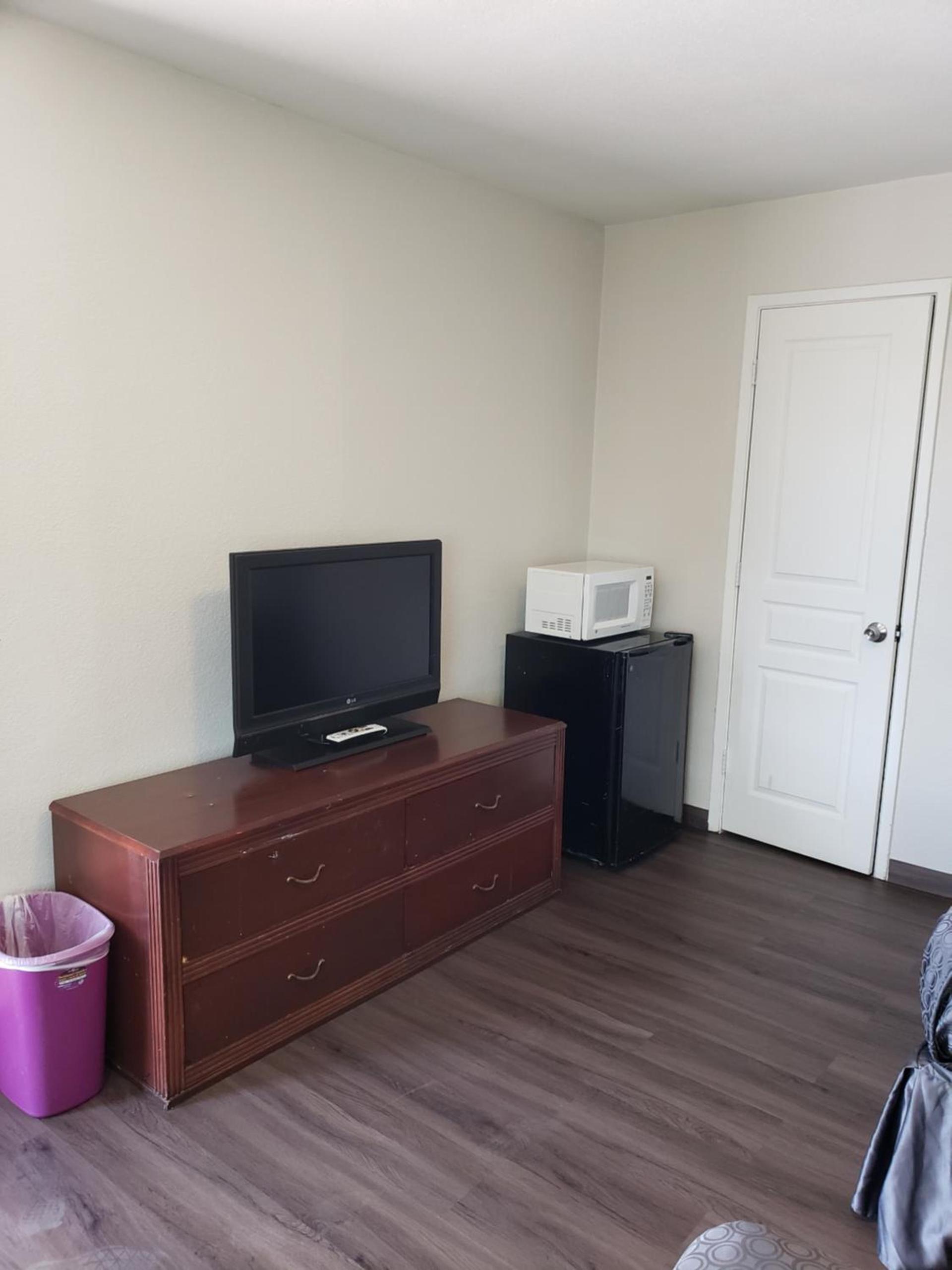 Classic Inn and Suites photo 5