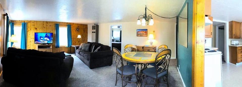 Austin's Chuckwagon Motel photo 13