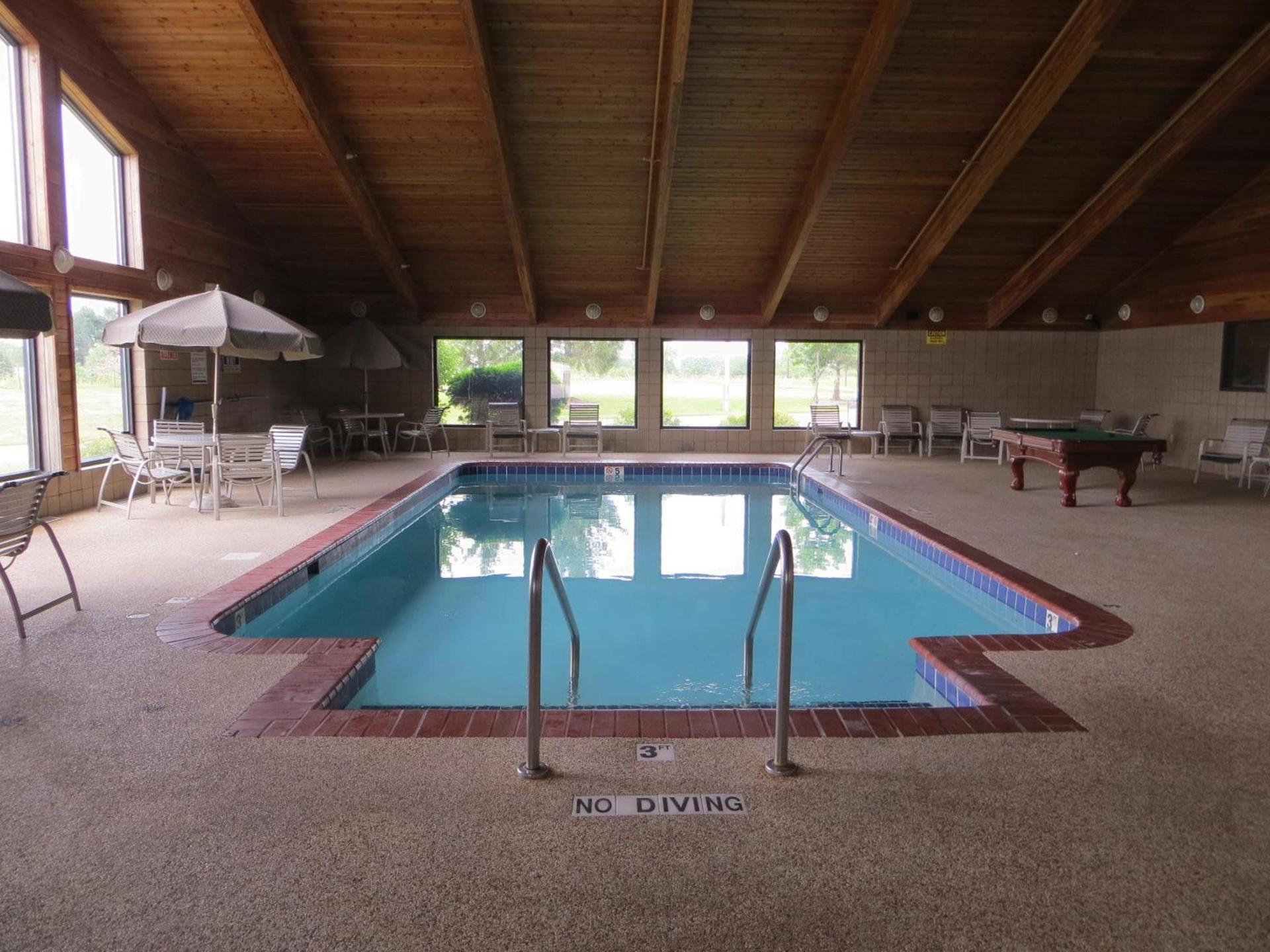 Super 8 by Wyndham Davenport photo 21