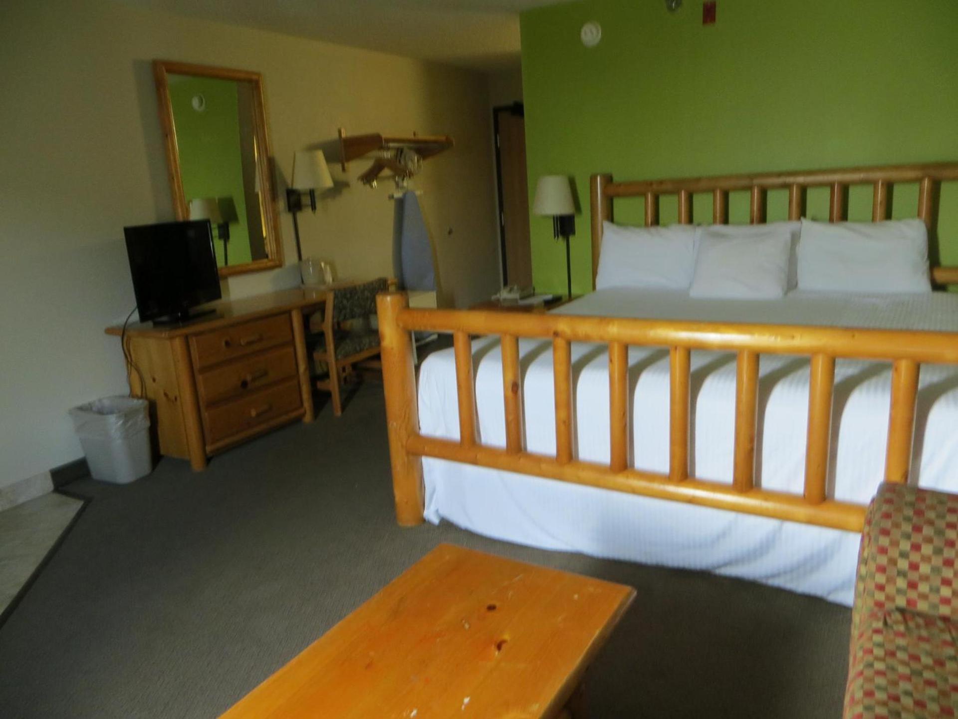 Super 8 by Wyndham Davenport photo 17