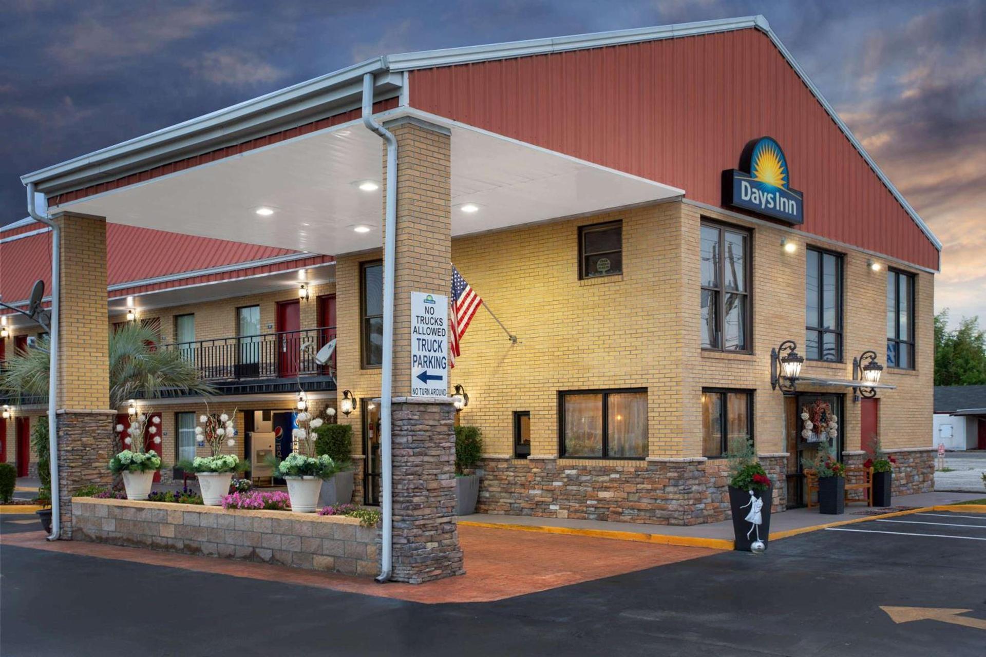 Days Inn by Wyndham Lake City photo 5