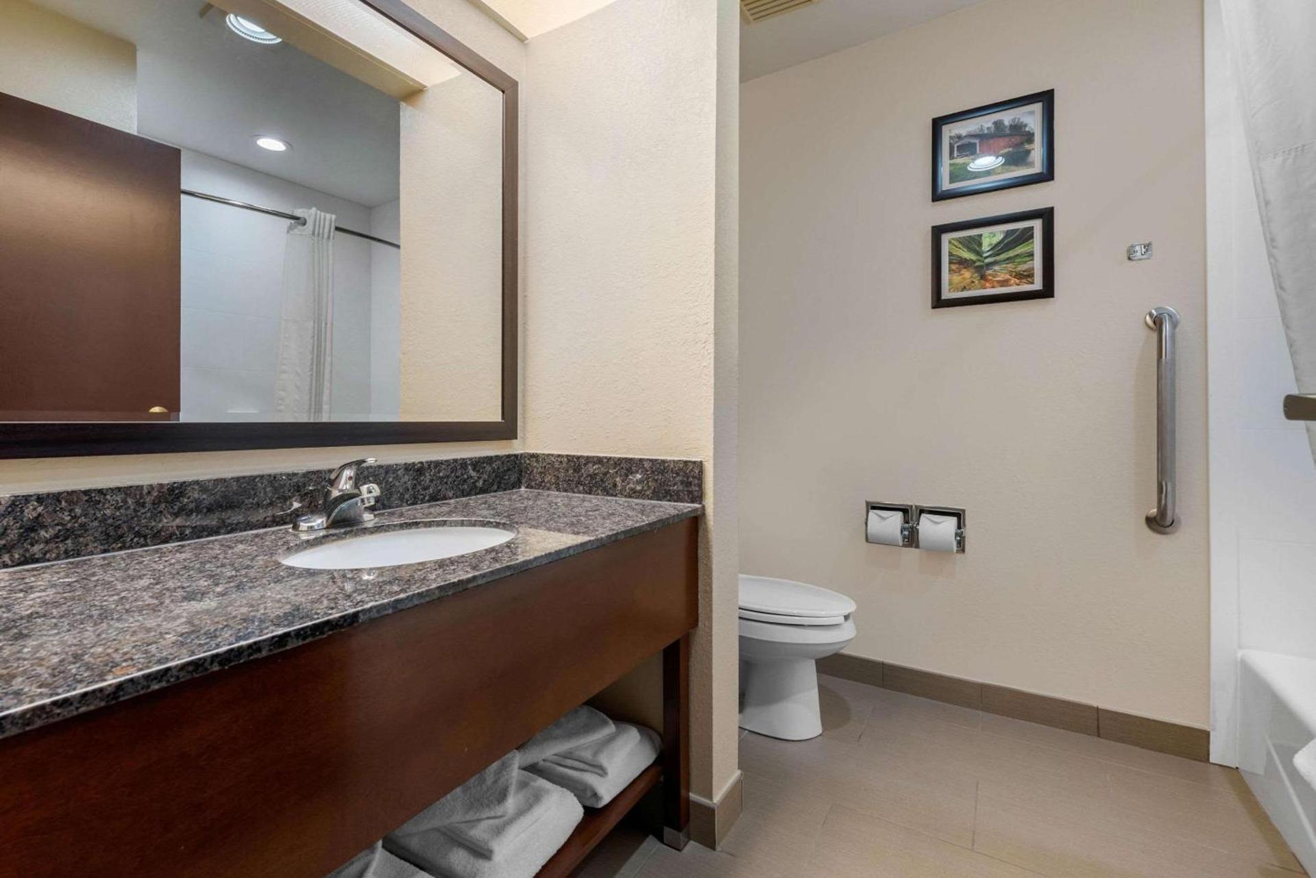 Comfort Suites Lafayette University Area photo 7