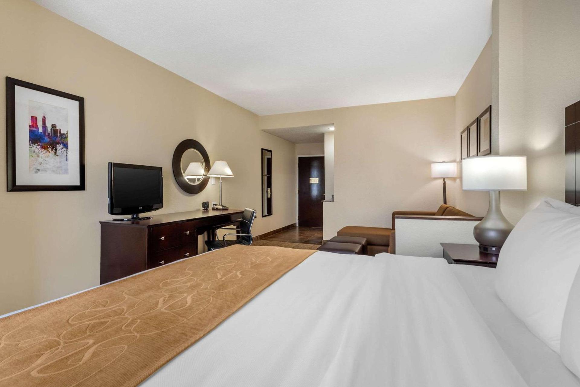 Comfort Suites Lafayette University Area photo 2