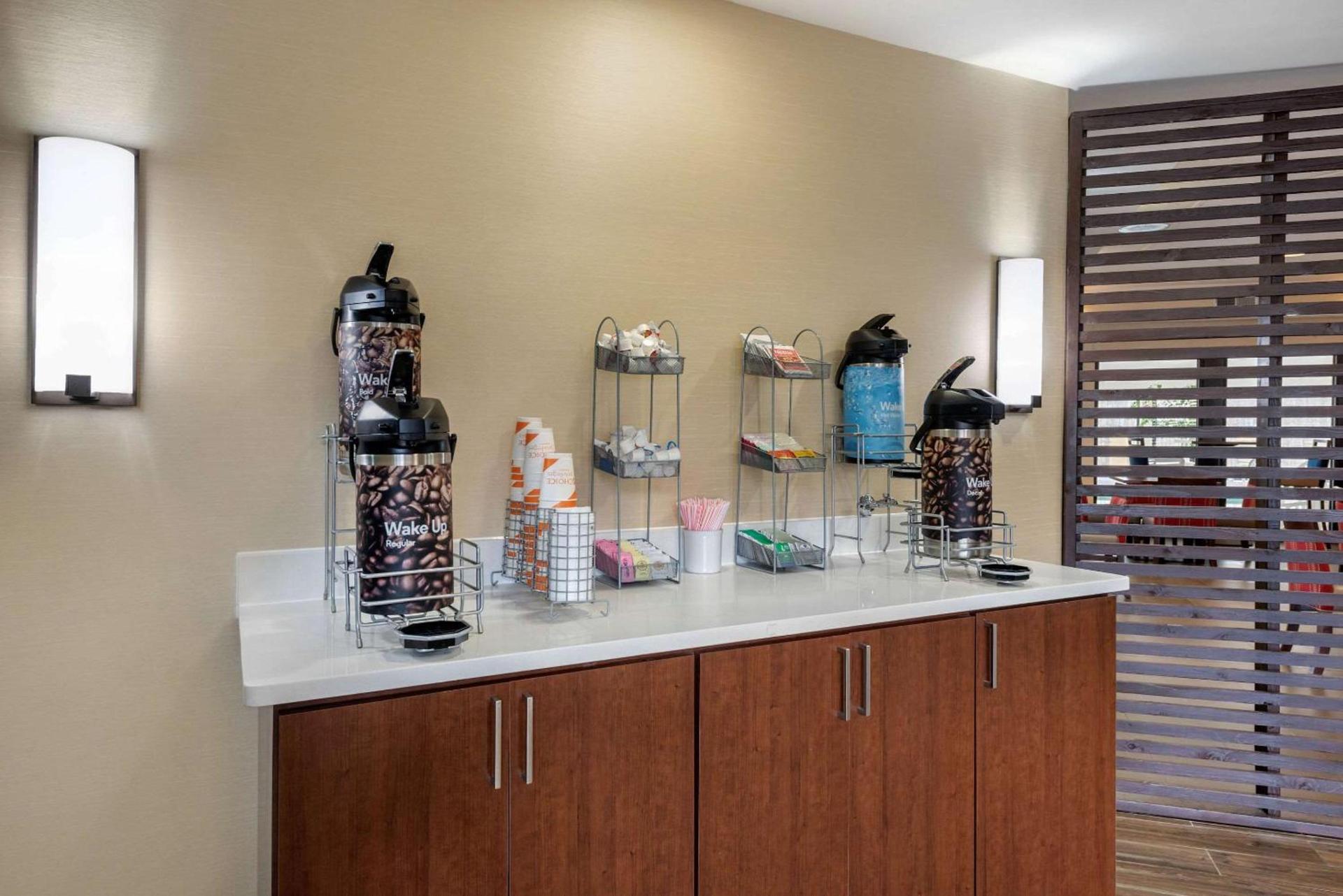 Comfort Suites Lafayette University Area photo 16