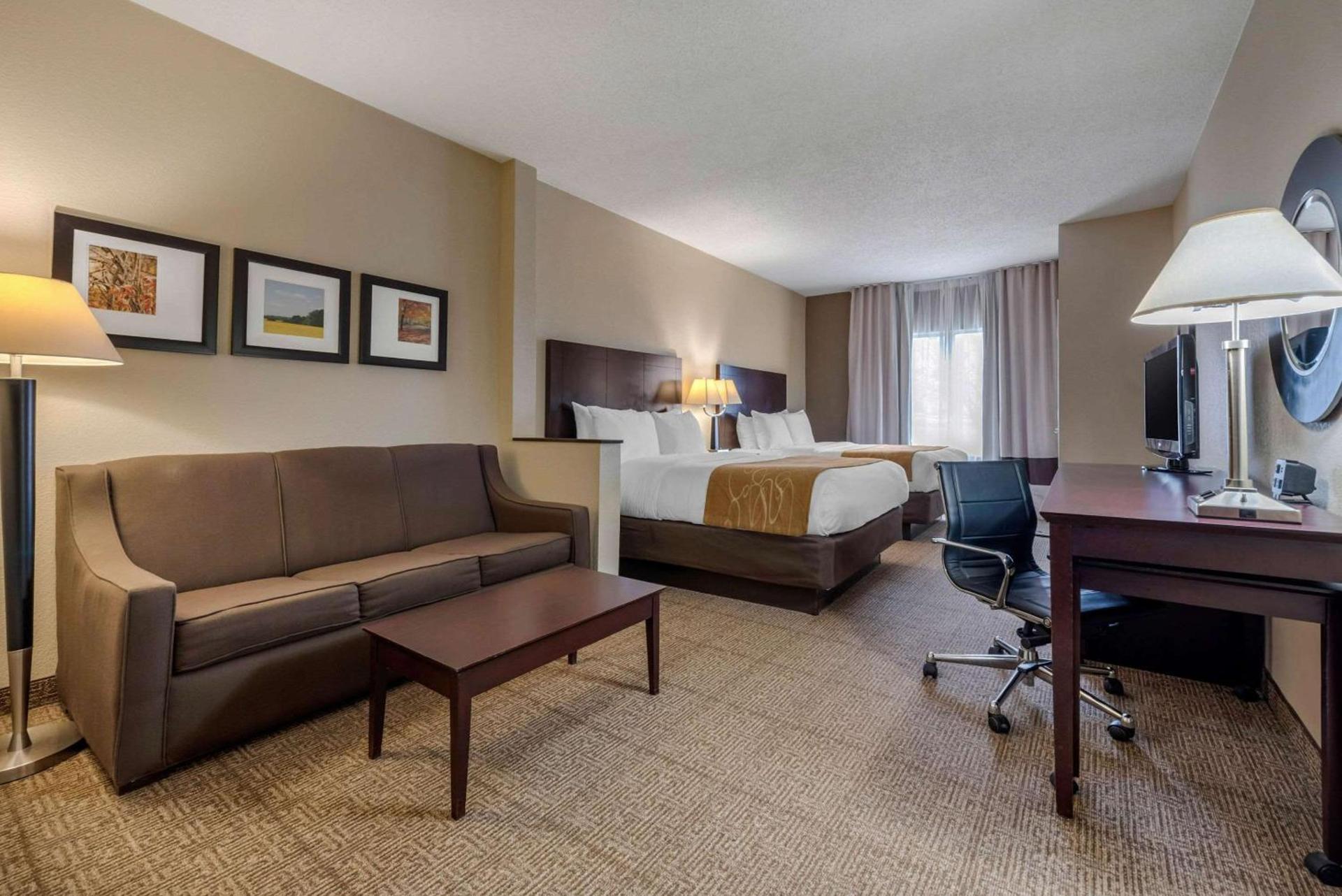 Comfort Suites Lafayette University Area photo 17
