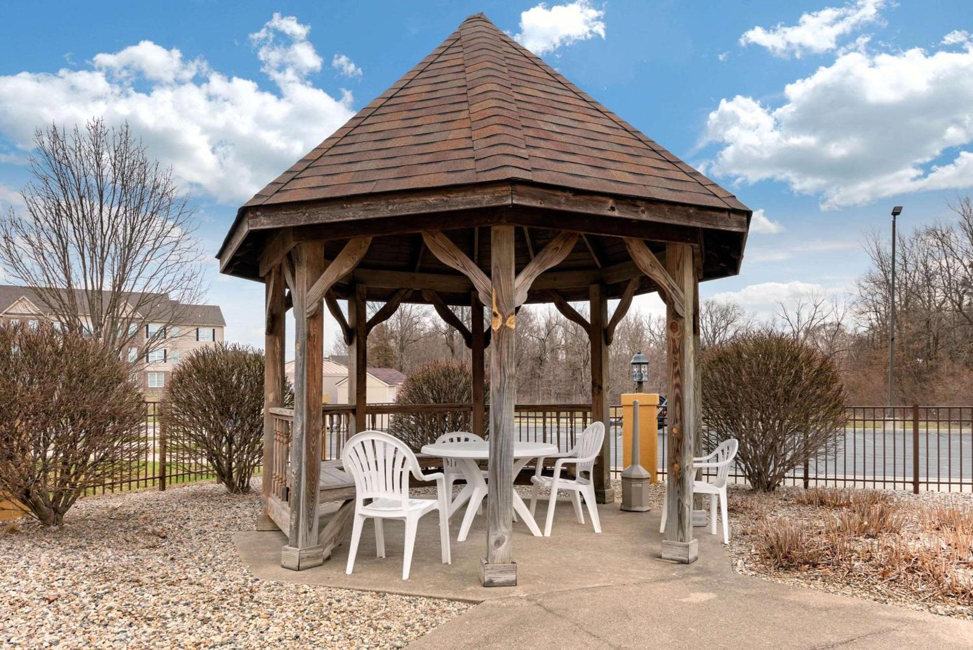 Comfort Suites Lafayette University Area — hotel in Lafayette