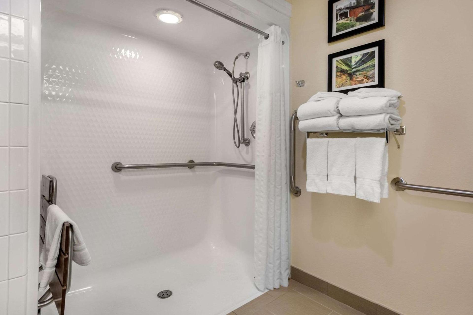 Comfort Suites Lafayette University Area photo 29