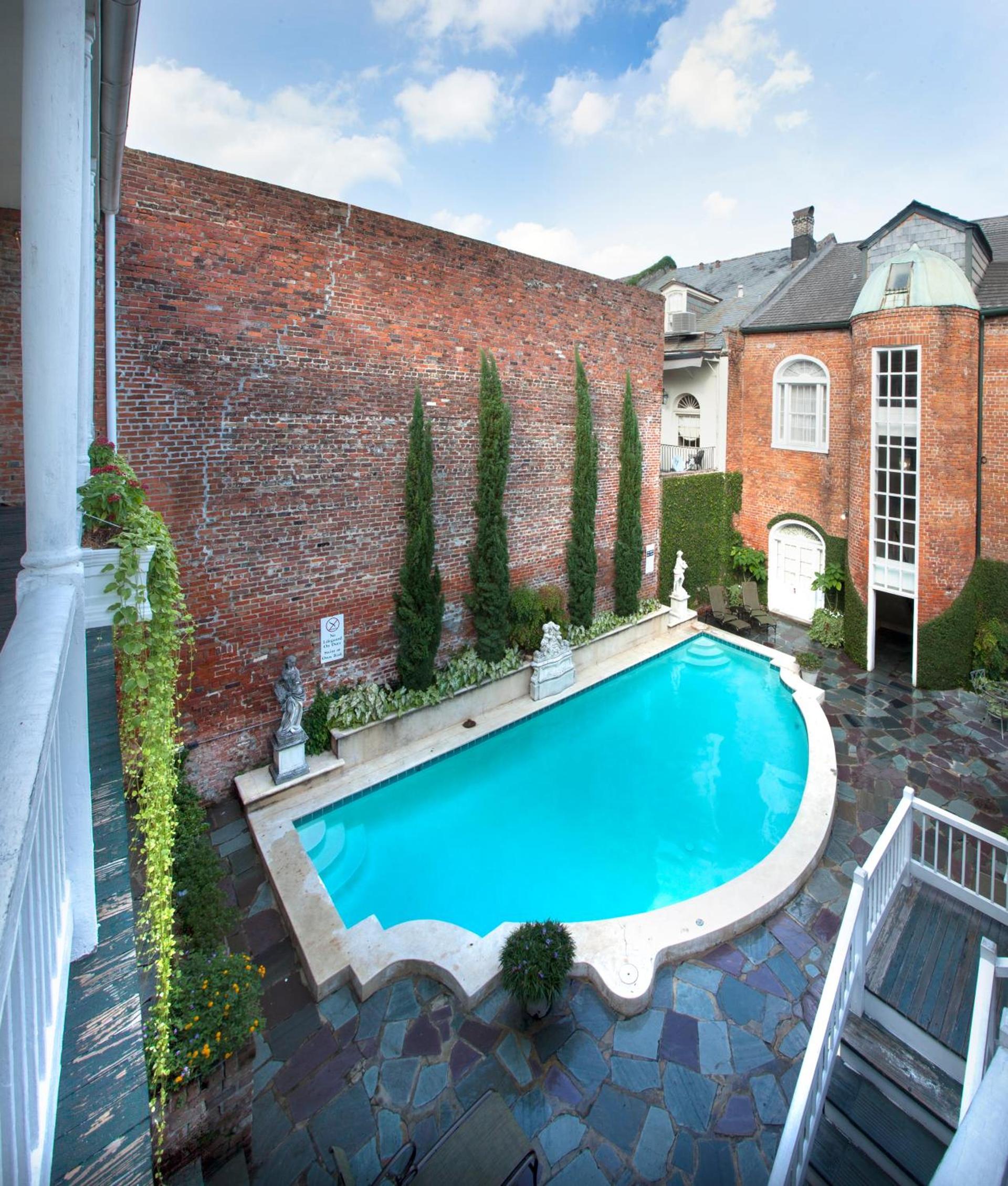 Chateau Hotel photo 3