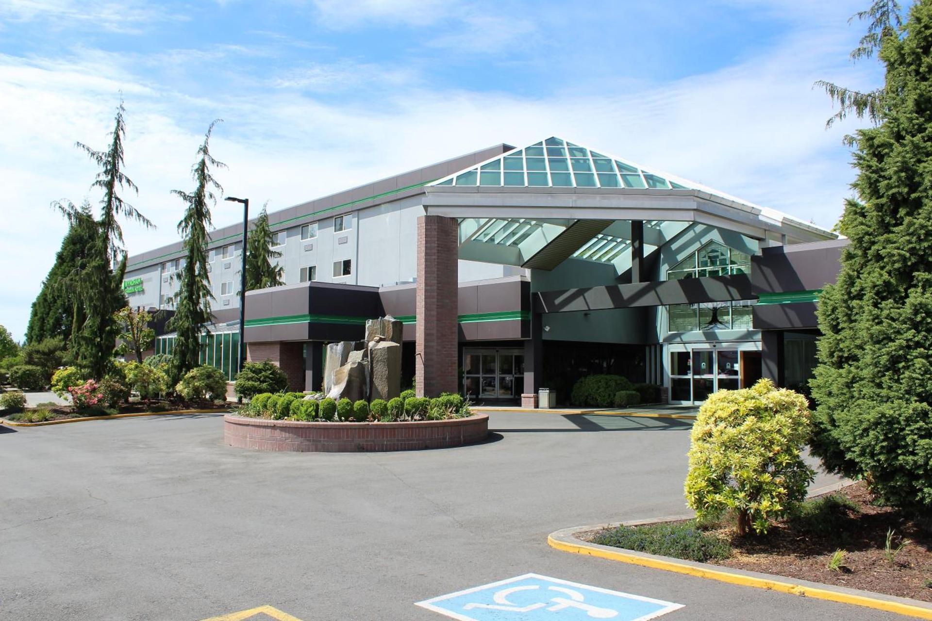 Medallion Inn and Suites — hotel in Arlington