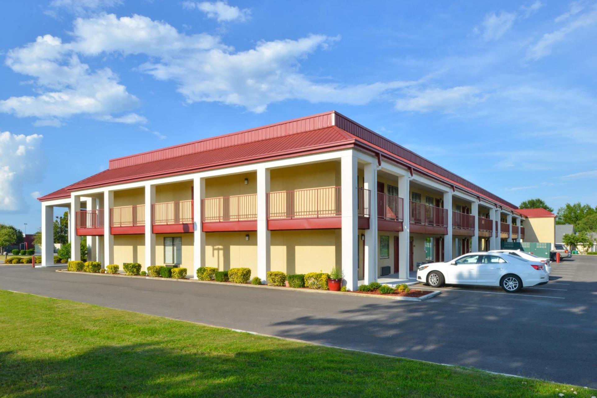 Americas Best Value Inn Tupelo Barnes Crossing photo 9