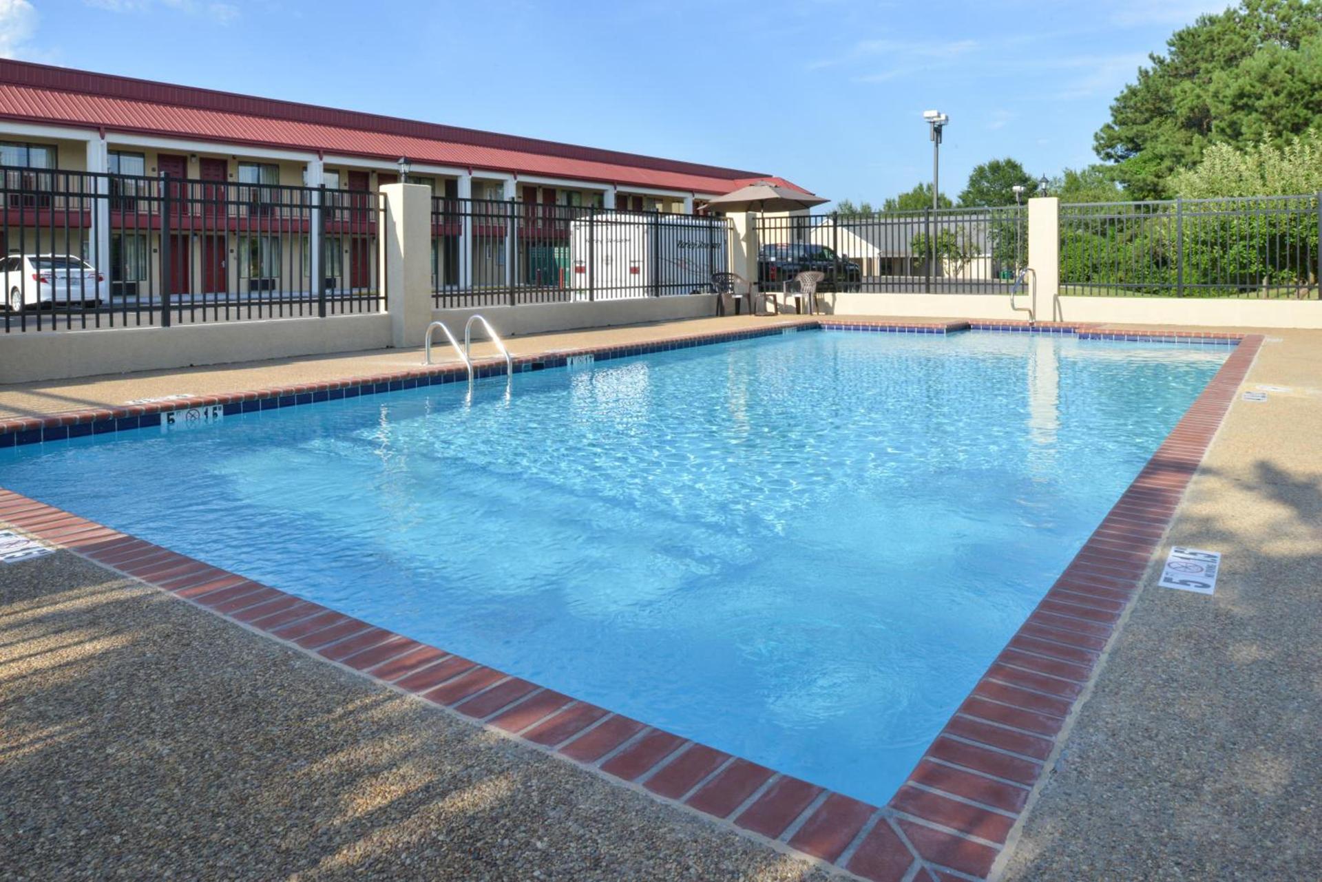 Americas Best Value Inn Tupelo Barnes Crossing photo 8