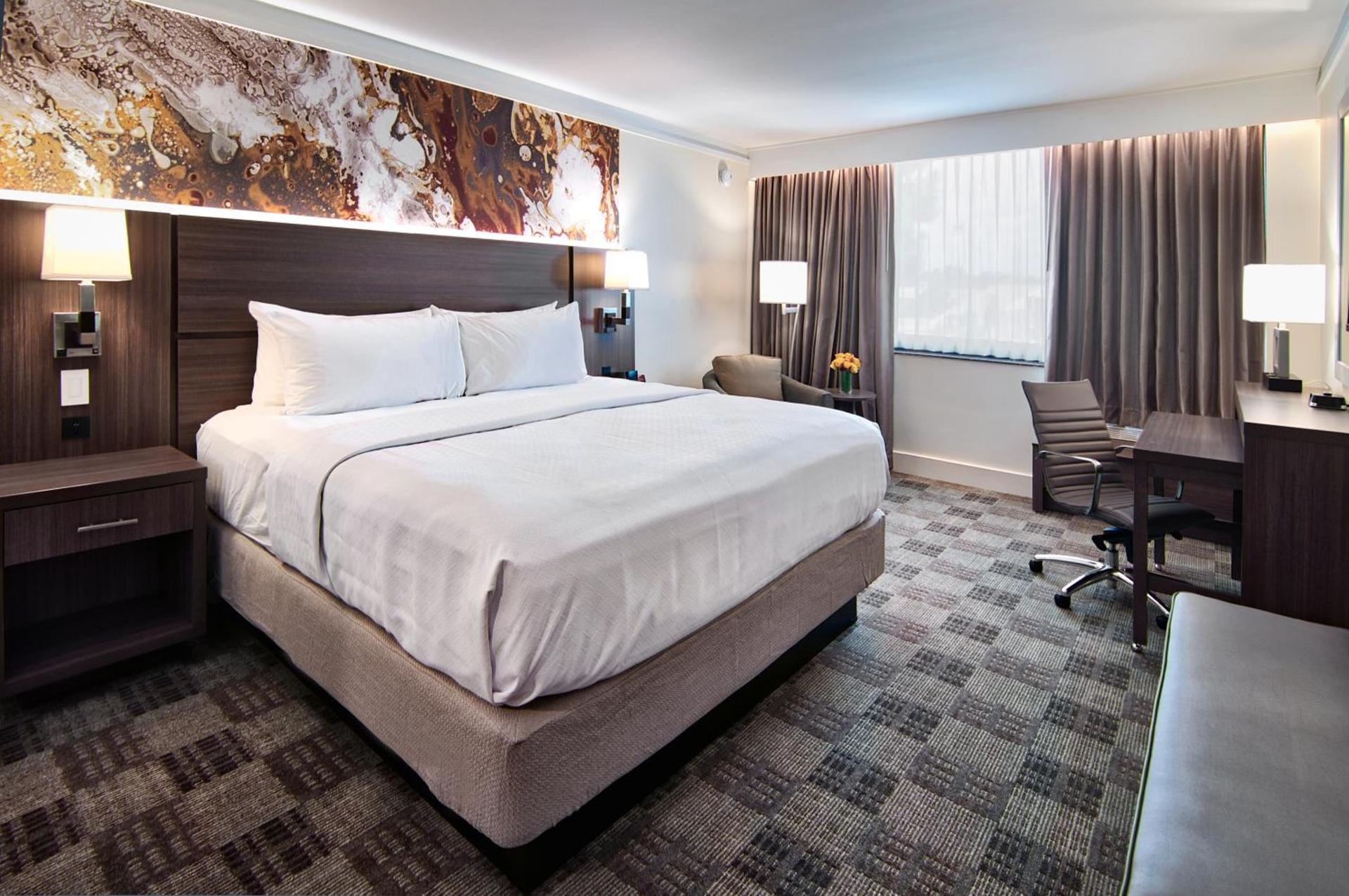 Crowne Plaza Executive Center Baton Rouge by IHG photo 2