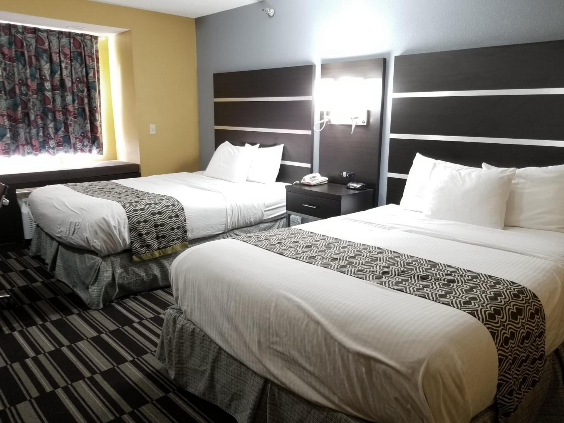 Microtel Inn & Suites by Wyndham Riverside photo 18