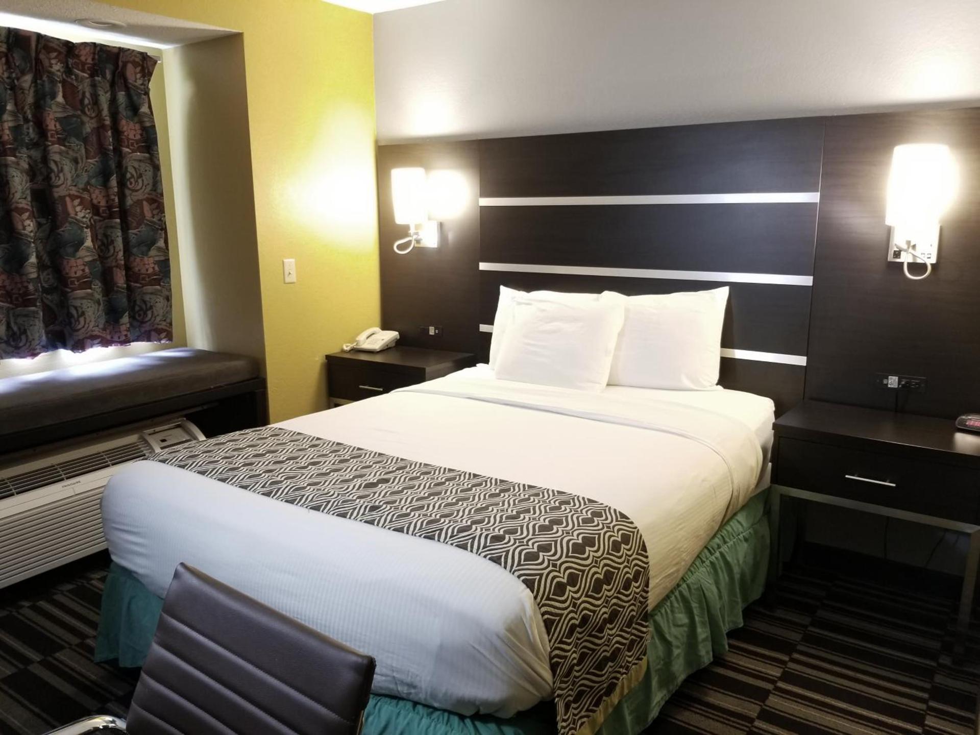Microtel Inn & Suites by Wyndham Riverside photo 9