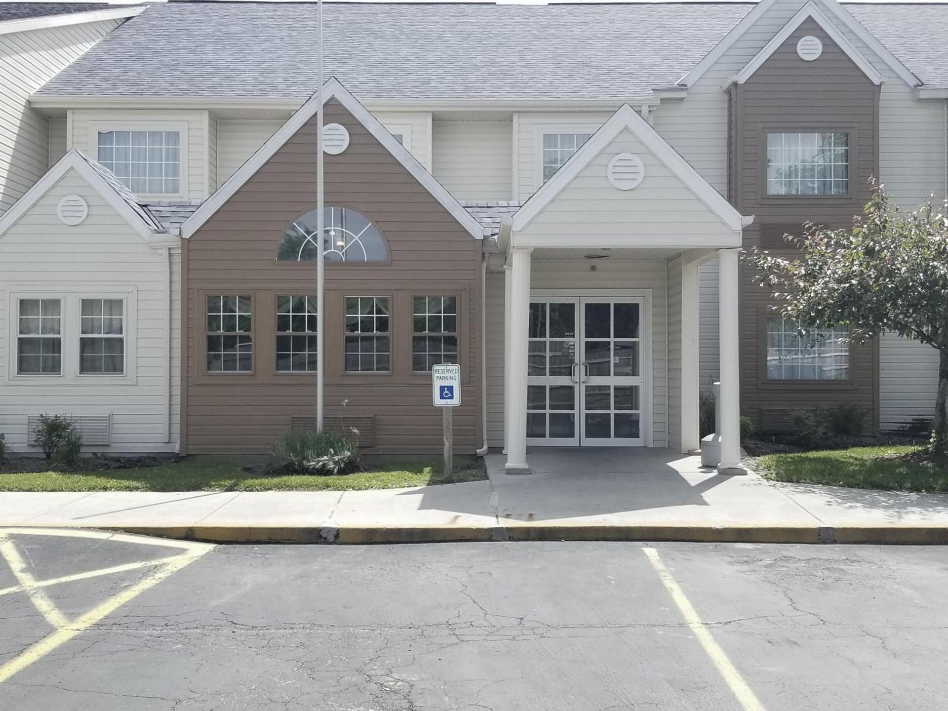 Microtel Inn & Suites by Wyndham Riverside photo 11