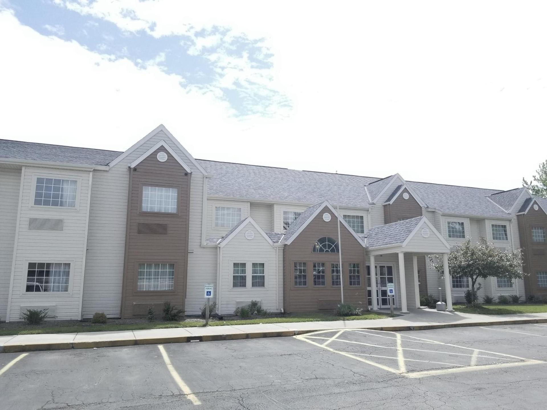 Microtel Inn & Suites by Wyndham Riverside photo 13