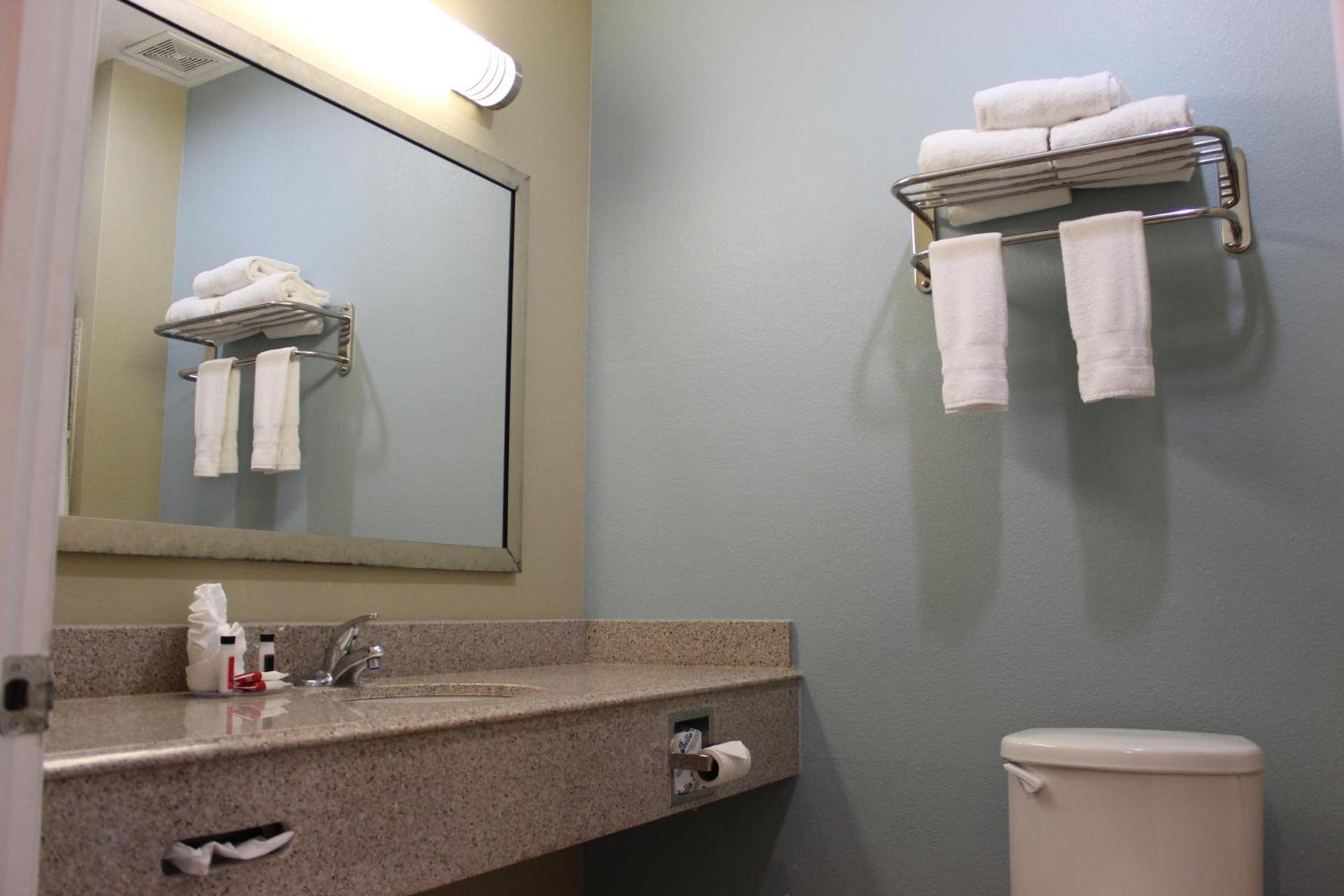 Horizon Inn & Suites photo 24