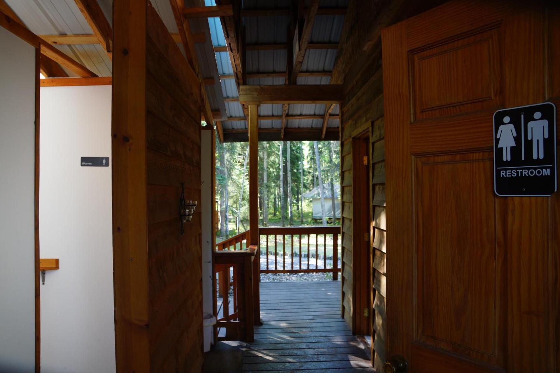 Sven's Basecamp Hostel photo 17