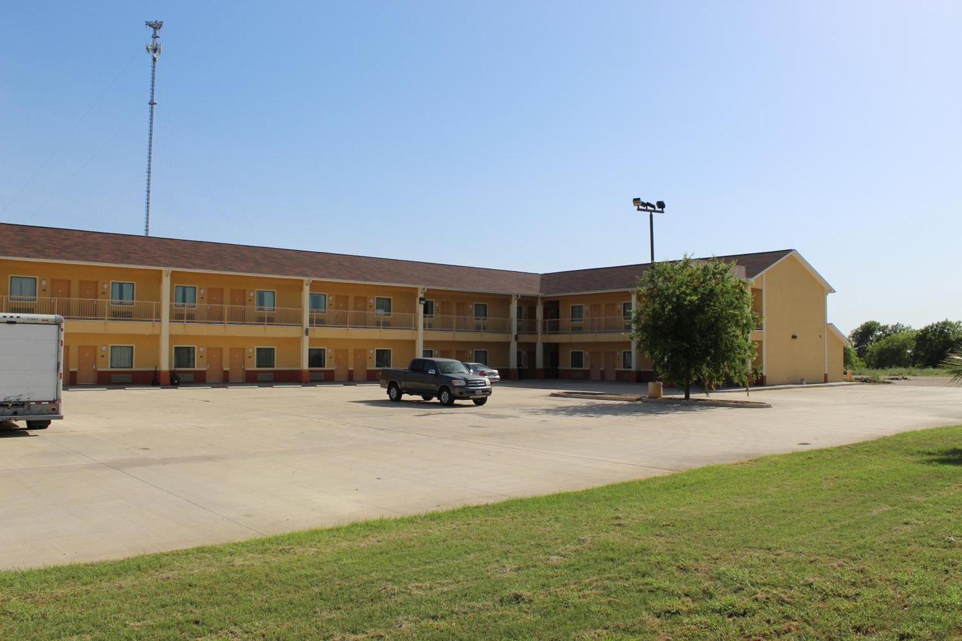 Horizon Inn & Suites photo 18