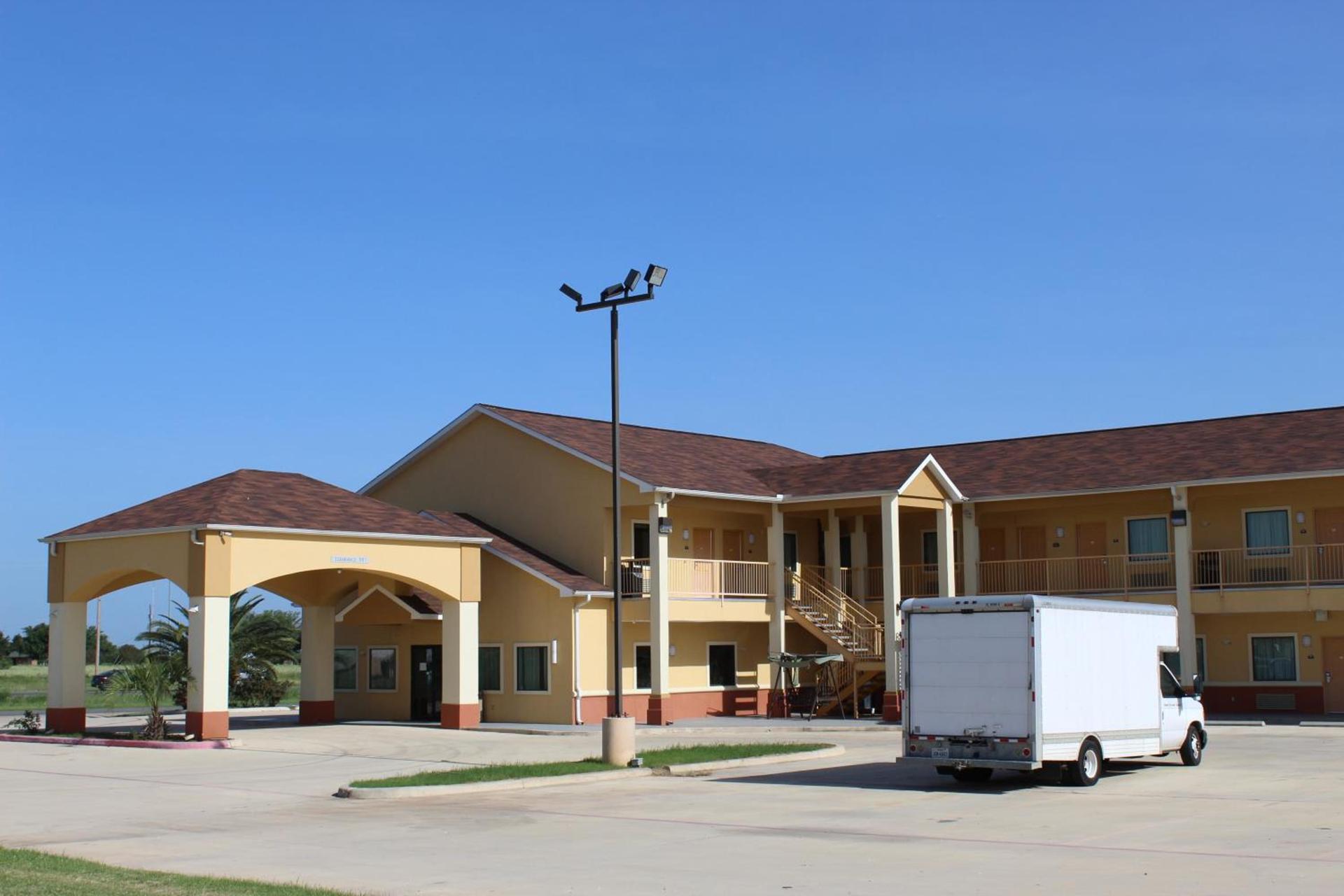 Horizon Inn & Suites photo 17