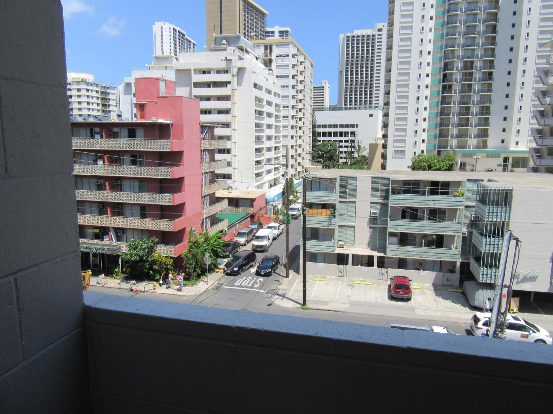 Waikiki Central Hotel - No Resort Fees photo 9
