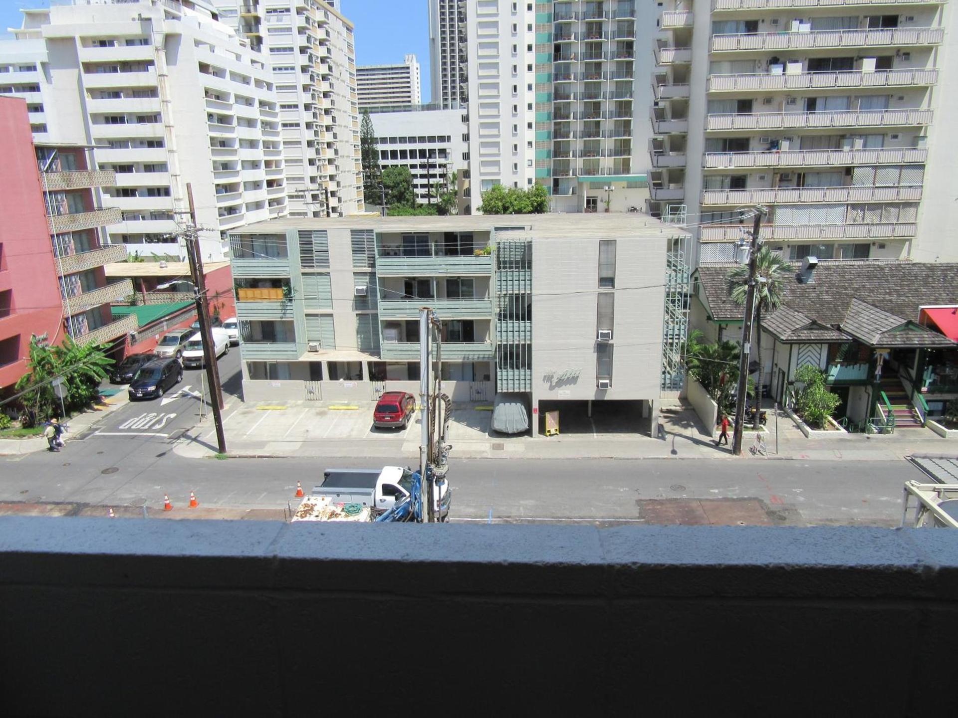 Waikiki Central Hotel - No Resort Fees photo 16