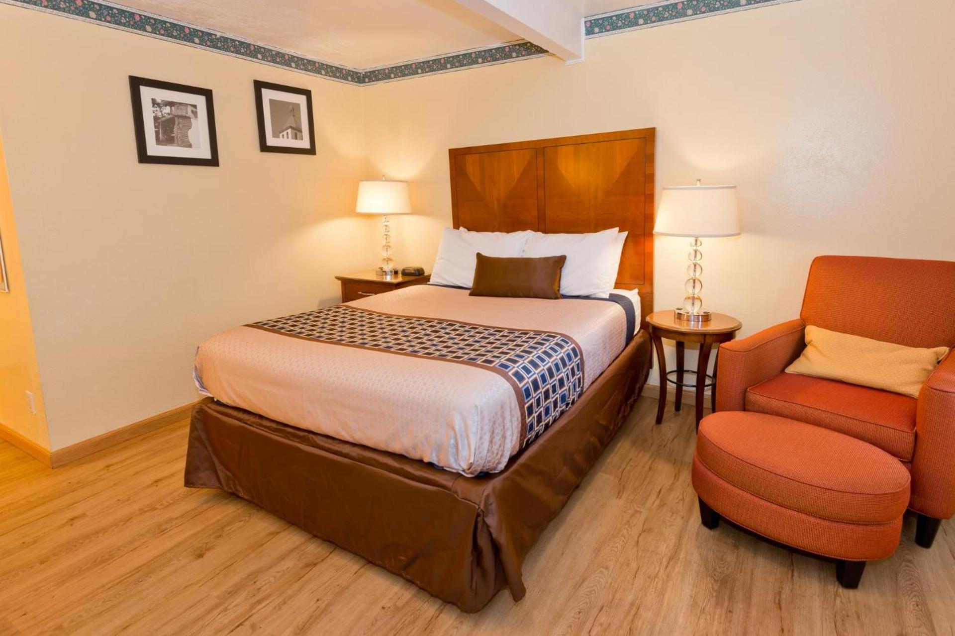 Riviera Inn photo 12
